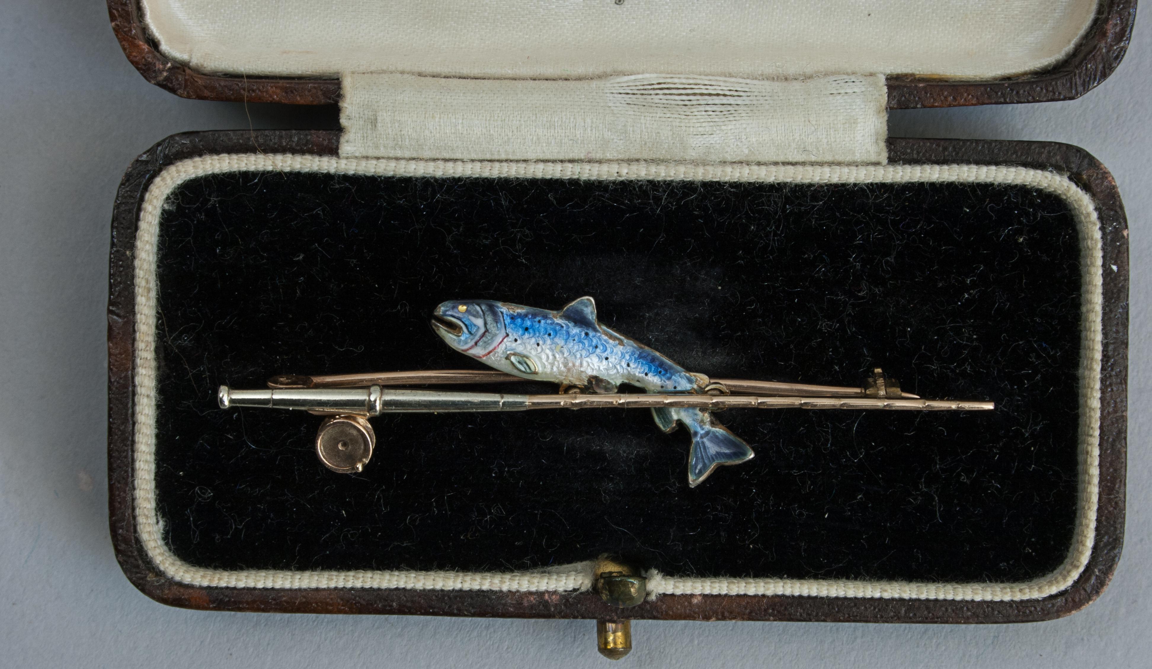Broche de pêche or avec pantalon et tige en vente 5