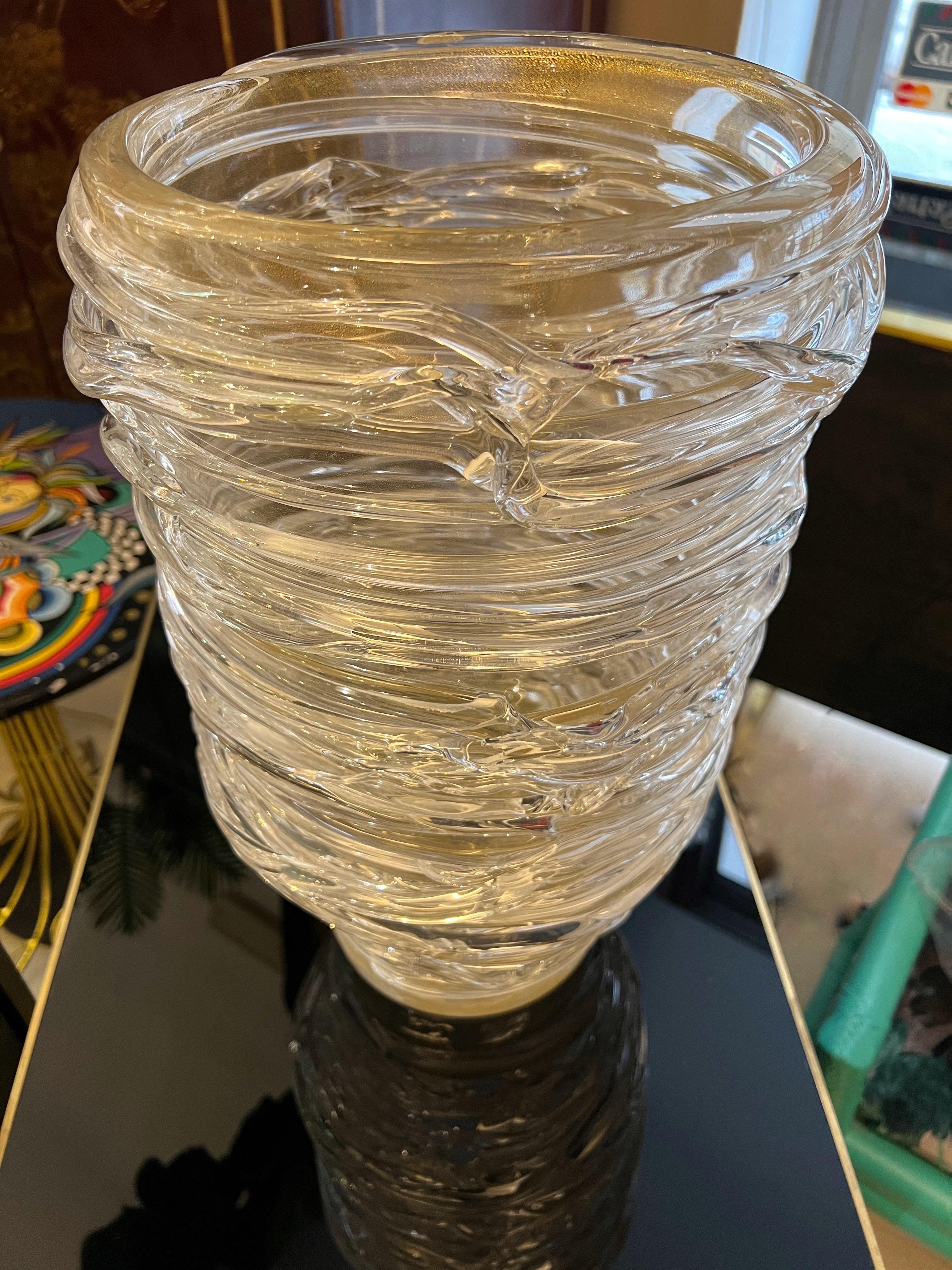 Mid-Century moderno Vaso in vetro di Murano a filamenti dorati firmato da Costantini anni '80 in vendita