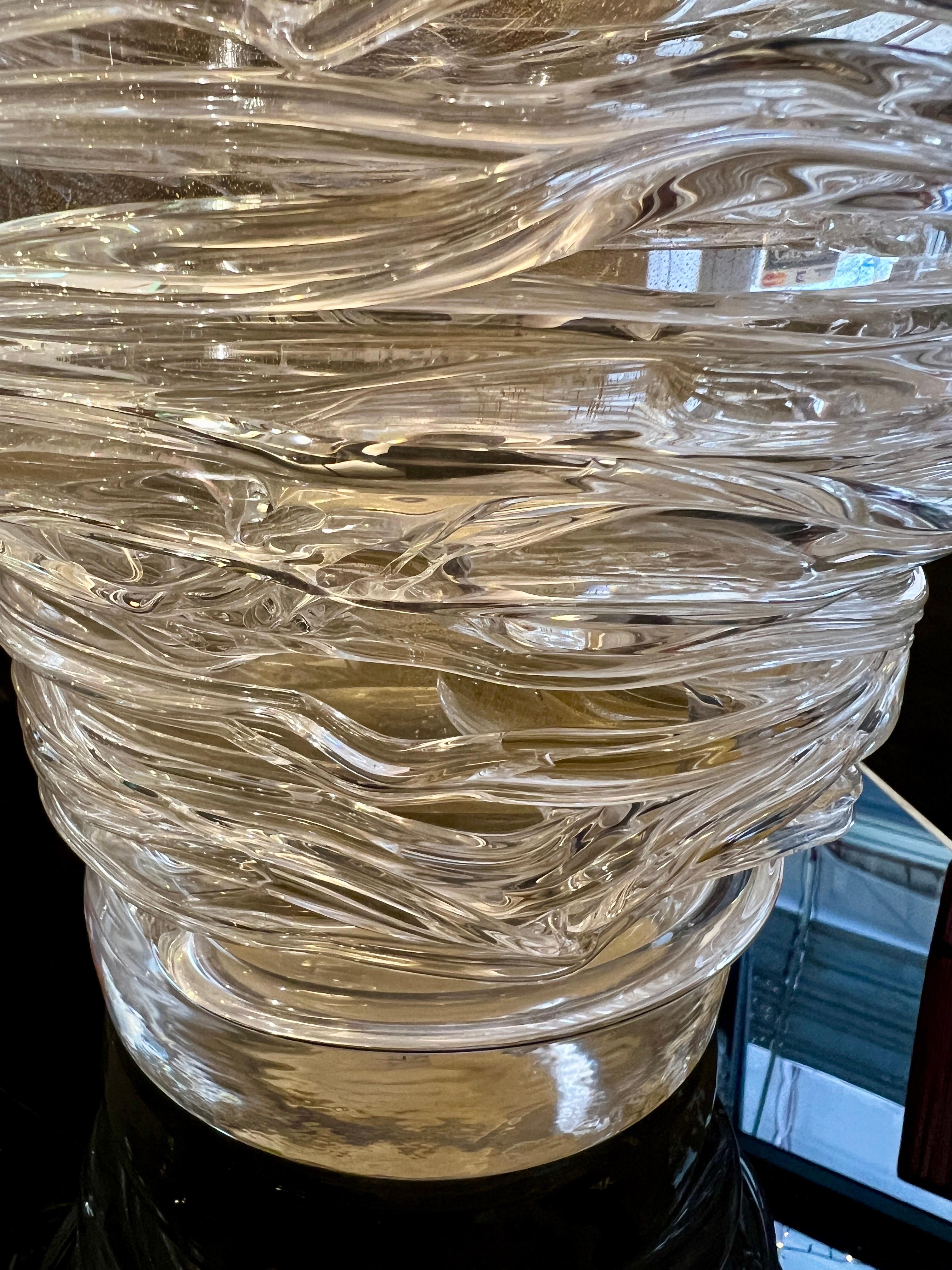 Italiano Vaso in vetro di Murano a filamenti dorati firmato da Costantini anni '80 in vendita