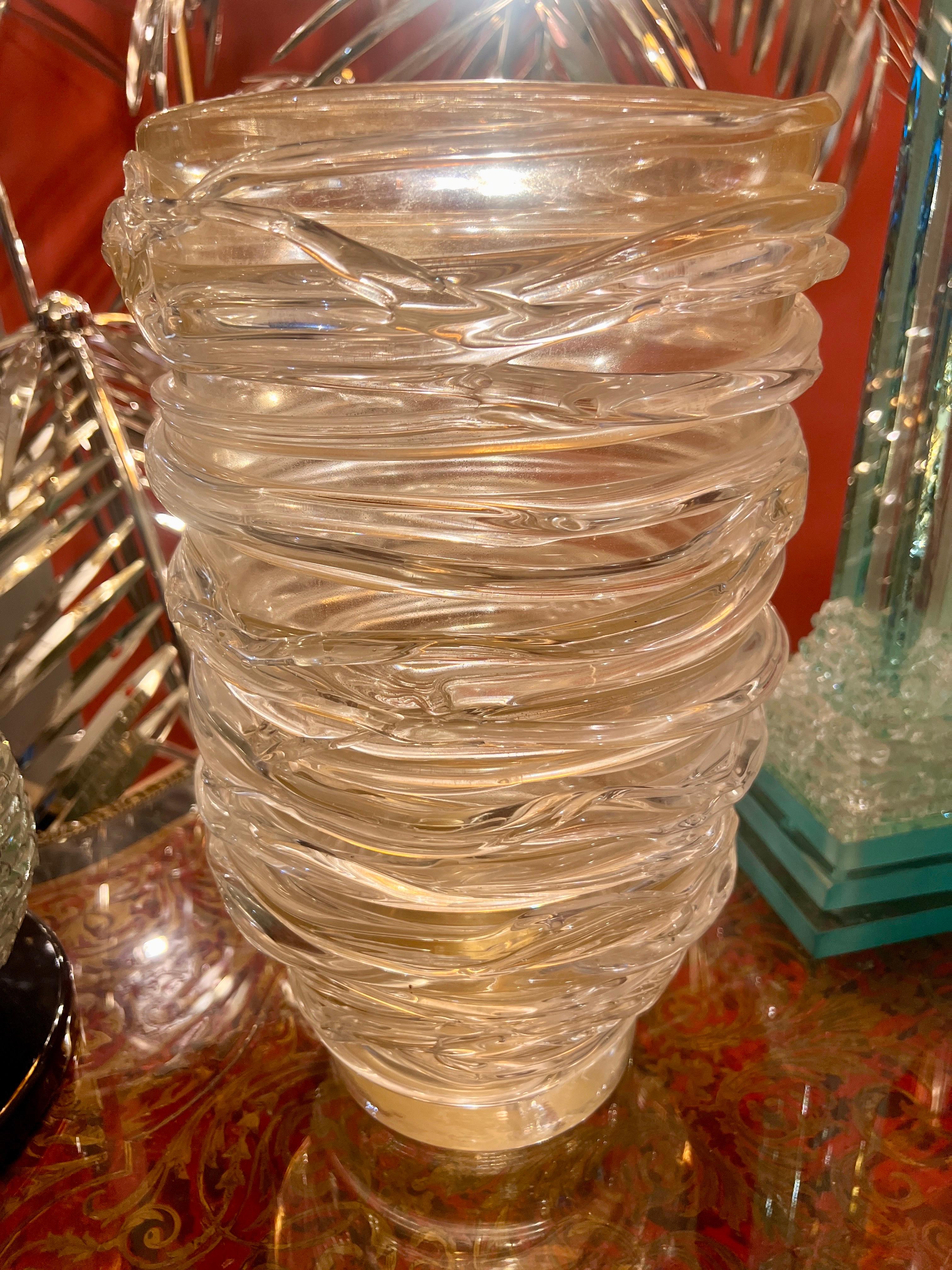 Vetro di Murano Vaso in vetro di Murano a filamenti dorati firmato da Costantini anni '80 in vendita