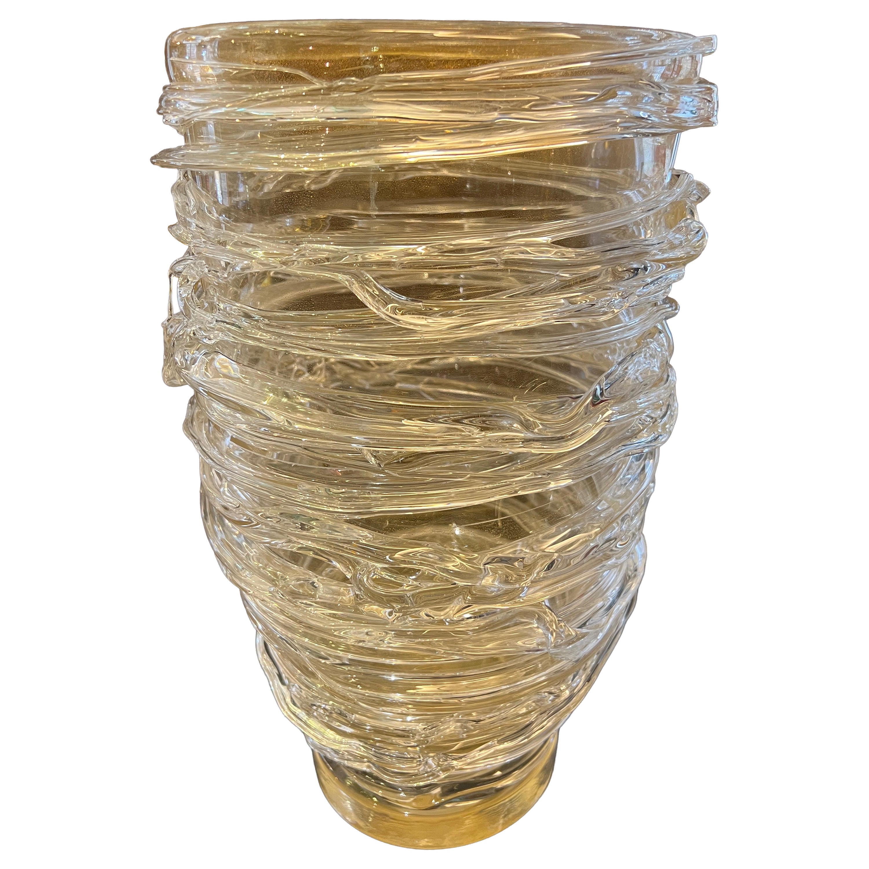 Vaso in vetro di Murano a filamenti dorati firmato da Costantini anni
80