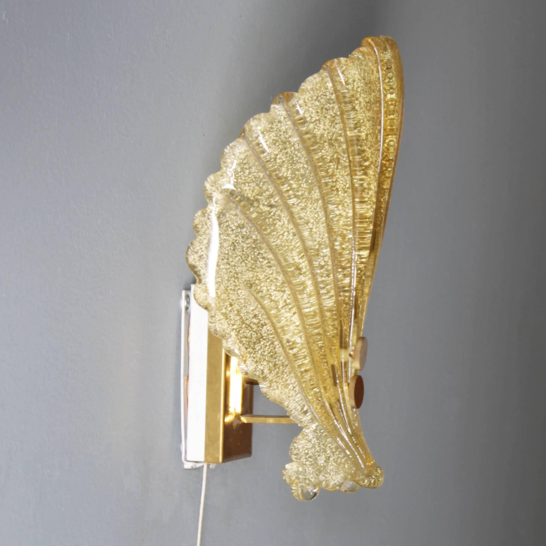 Italian Gold Fleck Sconce in the Manner of Barovier e Toso