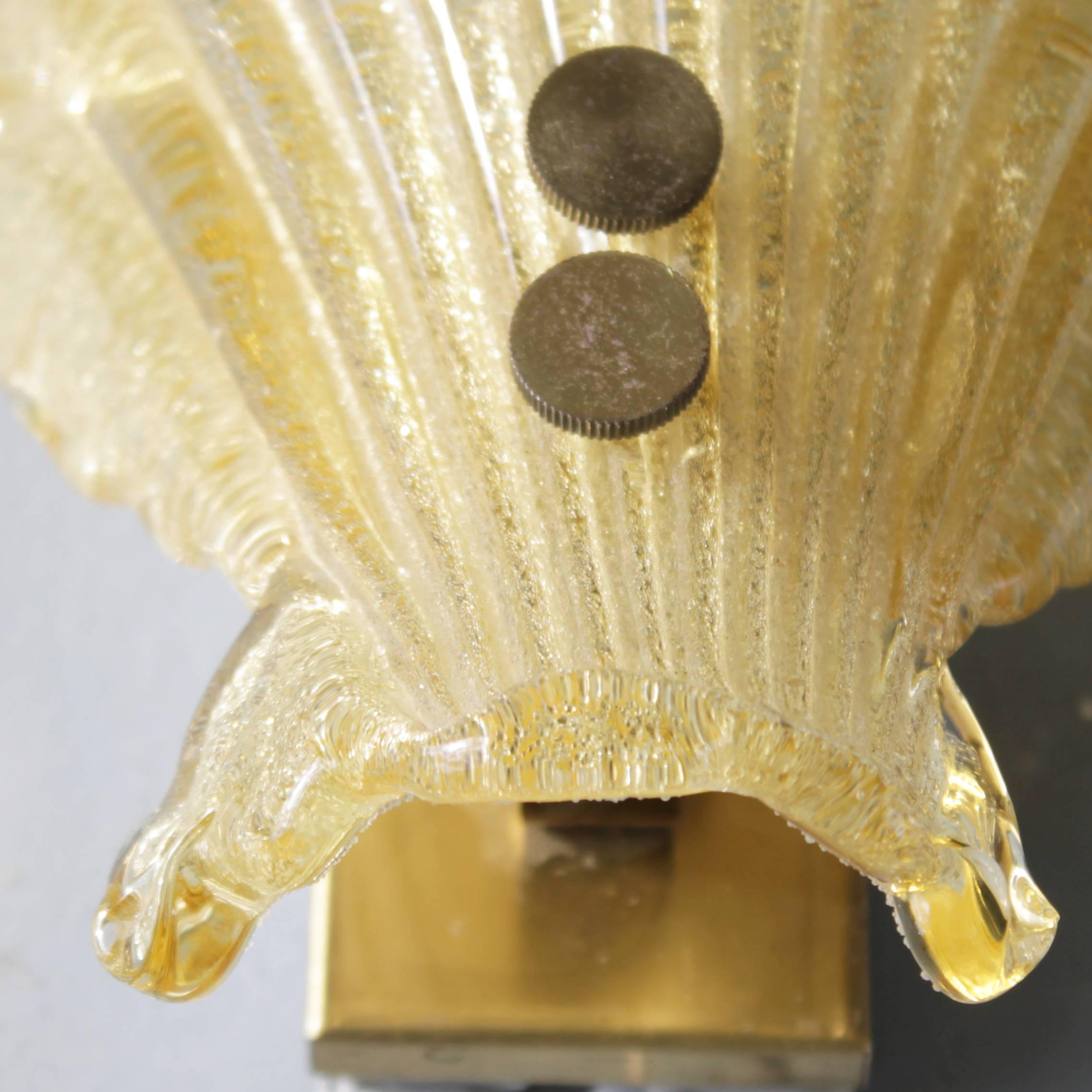 Gold Fleck Sconce in the Manner of Barovier e Toso 1