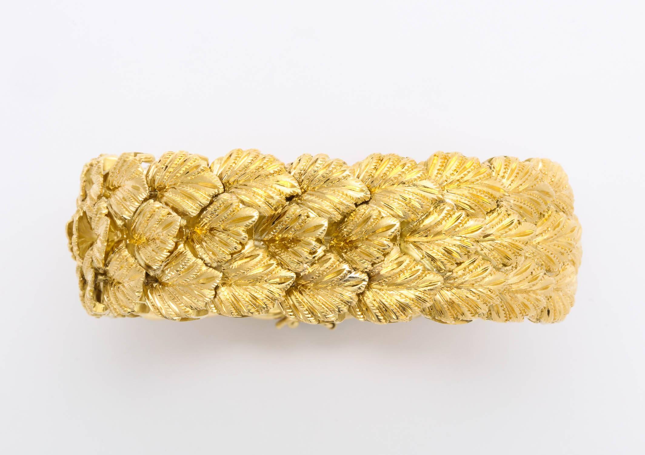 Gold Flexible Leaf Bracelet 1