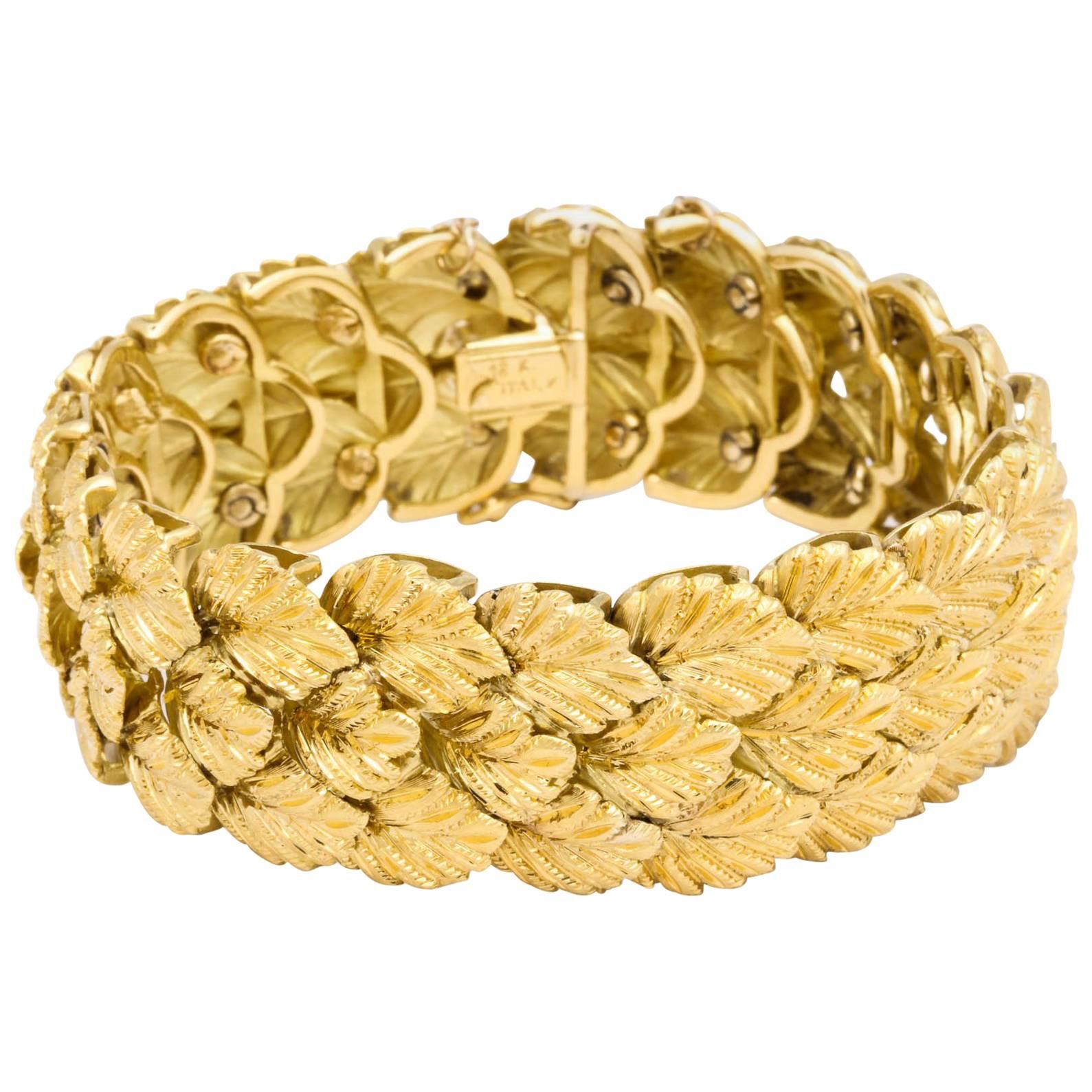Gold Flexible Leaf Bracelet