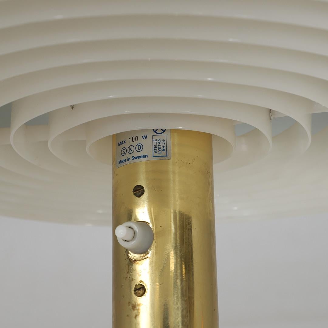 Gold Floor Lamp Bumling by Anders Pehrson for Ateljé Lyktan (Lackiert) im Angebot