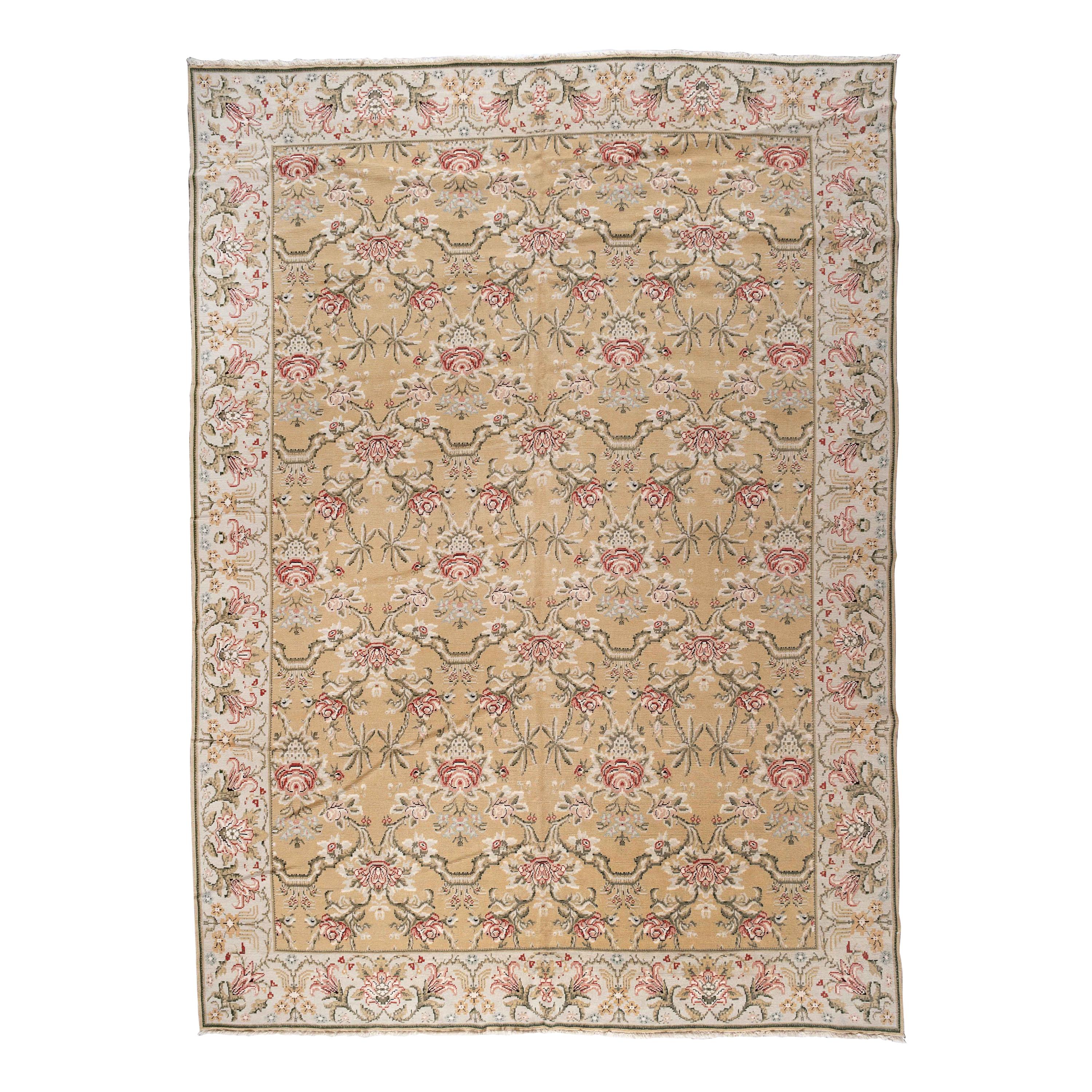 Tapis à fleurs dorées