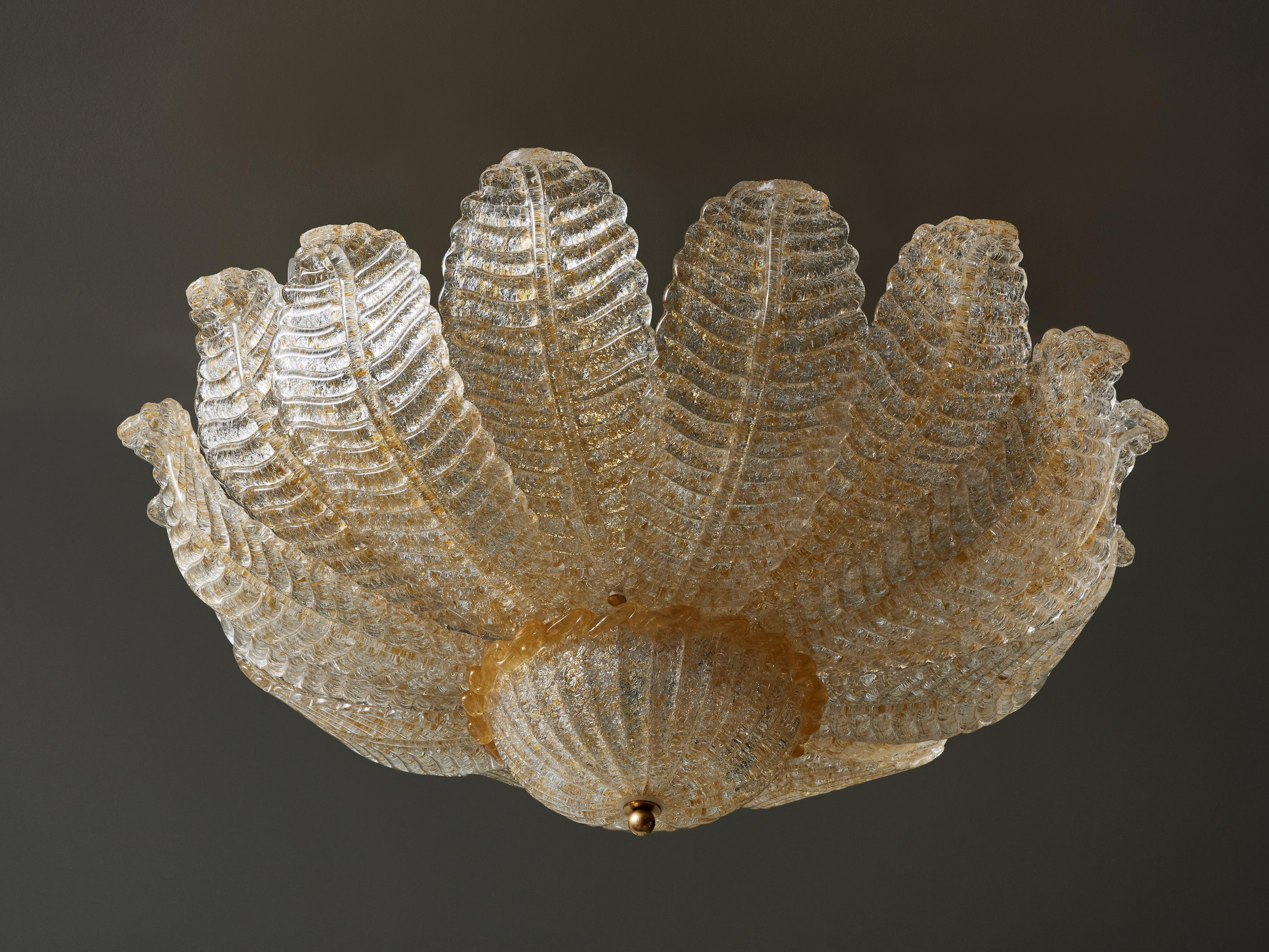 Mid-Century moderno Lampadario in vetro di Murano con fiori d'oro in vendita