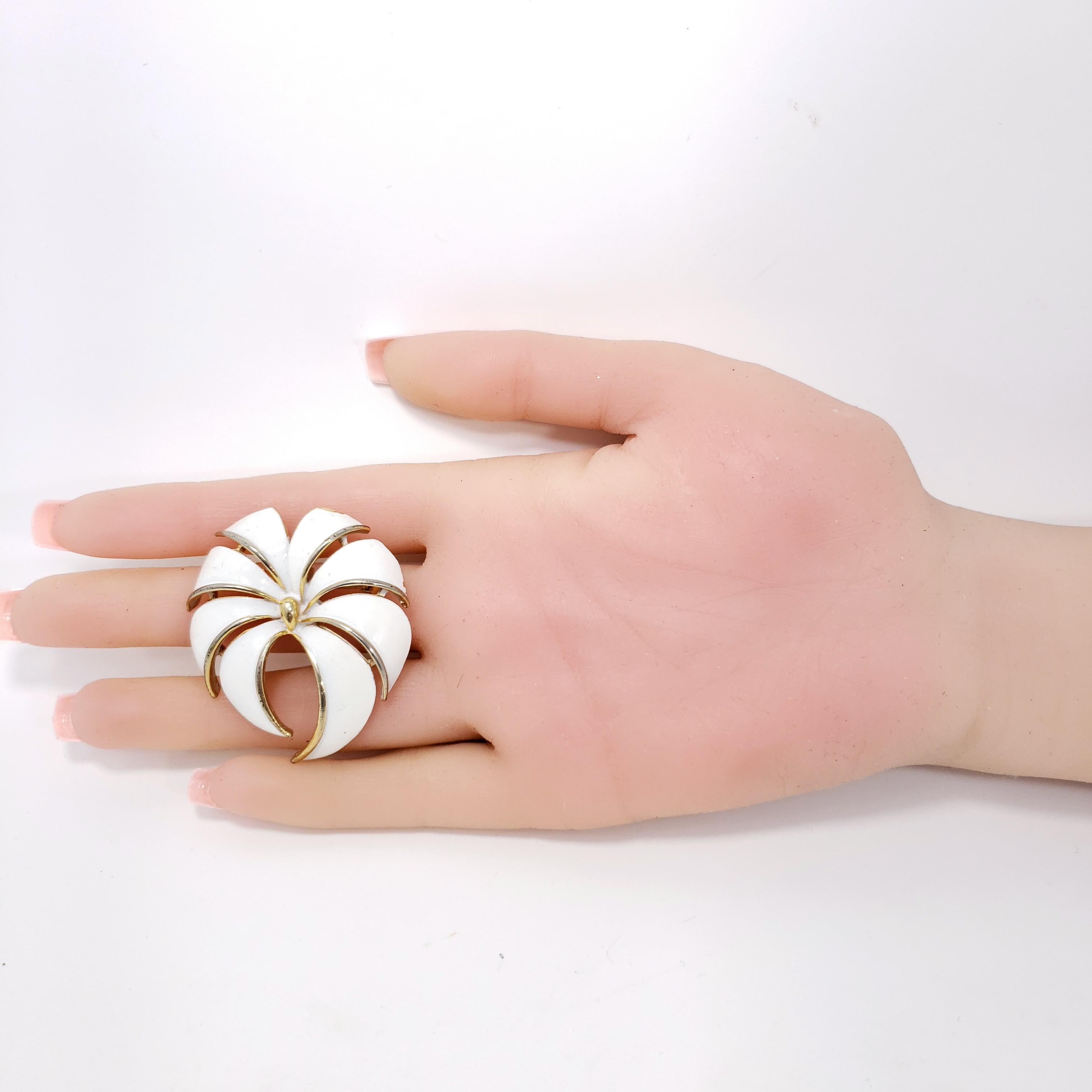 Gold Flower Pin Brooch, White Enamel, Mid to Late 1900s In Good Condition For Sale In Milford, DE