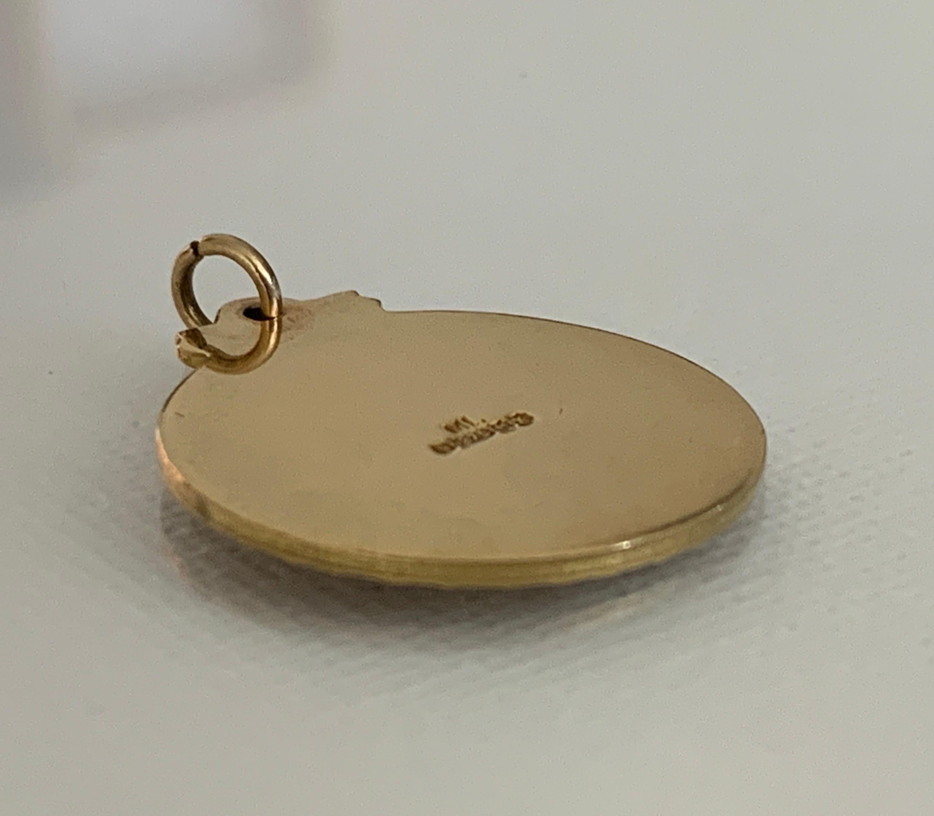 Ciondolo di San Cristoforo in oro con marchio britannico del 1973 in vendita 1