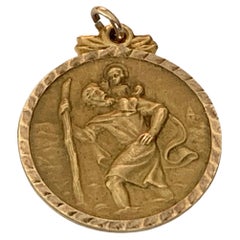 Colgante de oro con sello británico de 1973 San Cristóbal