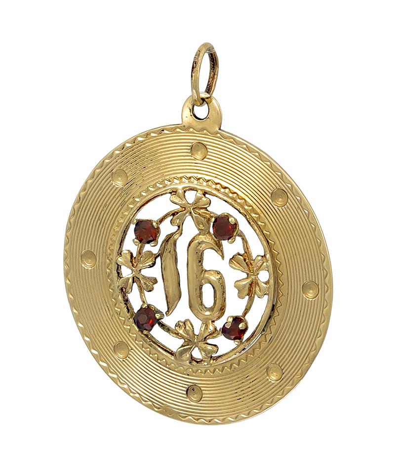 Gold & Garnet Sweet 16 Charm In Excellent Condition For Sale In New York, NY
