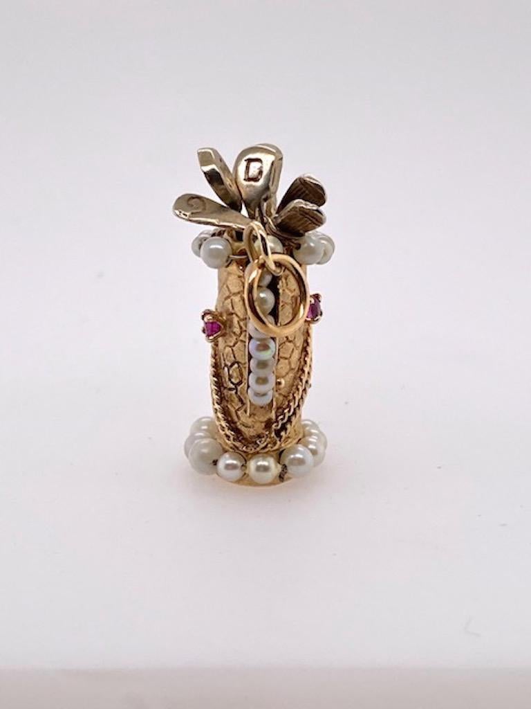 Gold Gemset Golf Charm In Excellent Condition For Sale In New York, NY