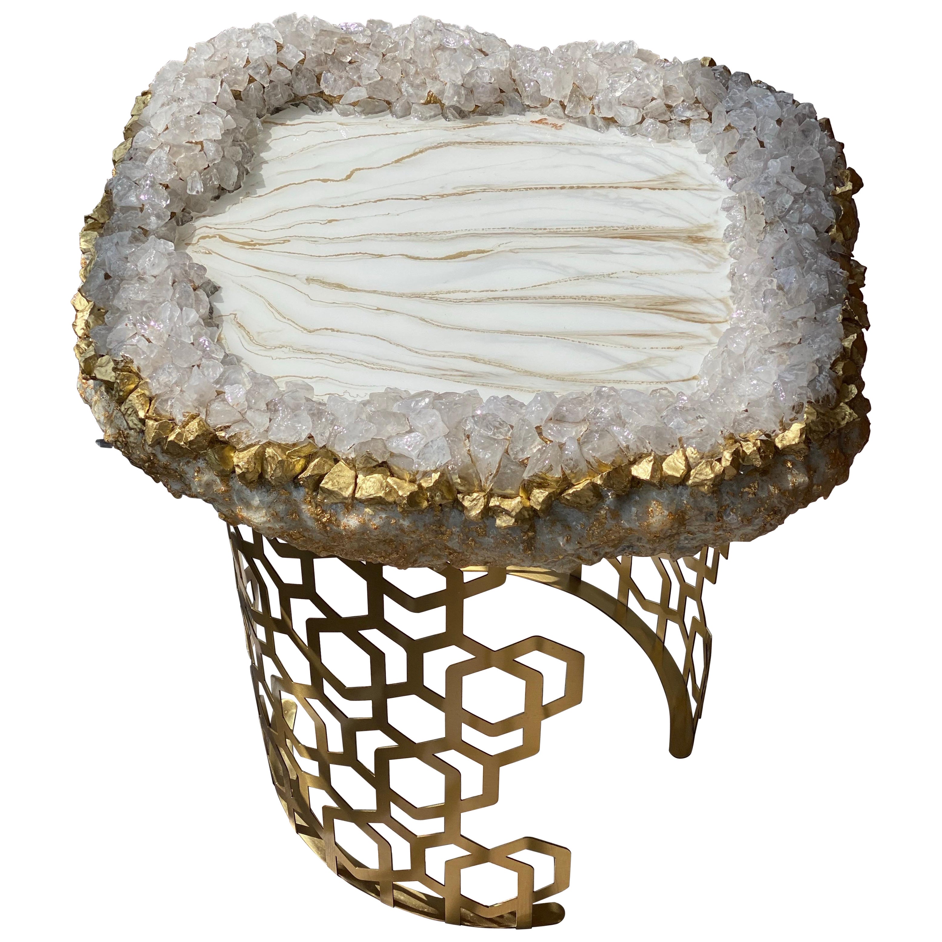 Goldfarbener geode Quarz-Marmorharz-Tisch aus Gold