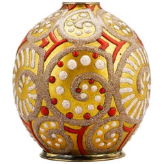 Geometrische Vase aus Gold von Camille Faur