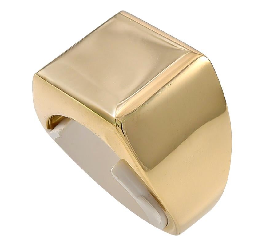 Bold solid 18K yellow gold ring.  Made, signed and numbered by GEORG JENSEN.  Clean moderne lines.  Heavy gauge gold; never engraved.  Size 9 and can be custom-sized.  A strong statement.   Excellent example of Jensen gold jewelry.

Alice Kwartler