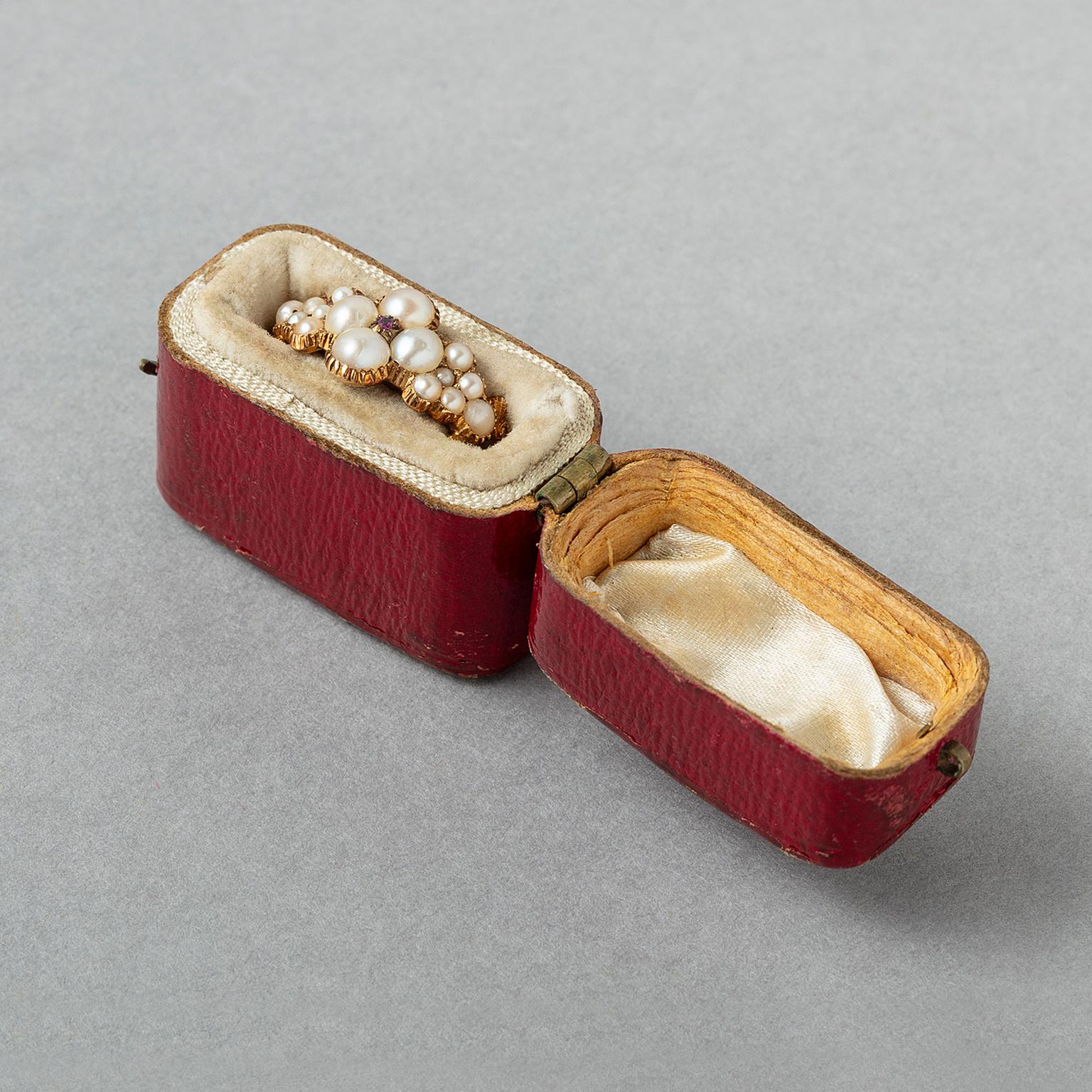 Bead gold Georgian ring with pearls For Sale
