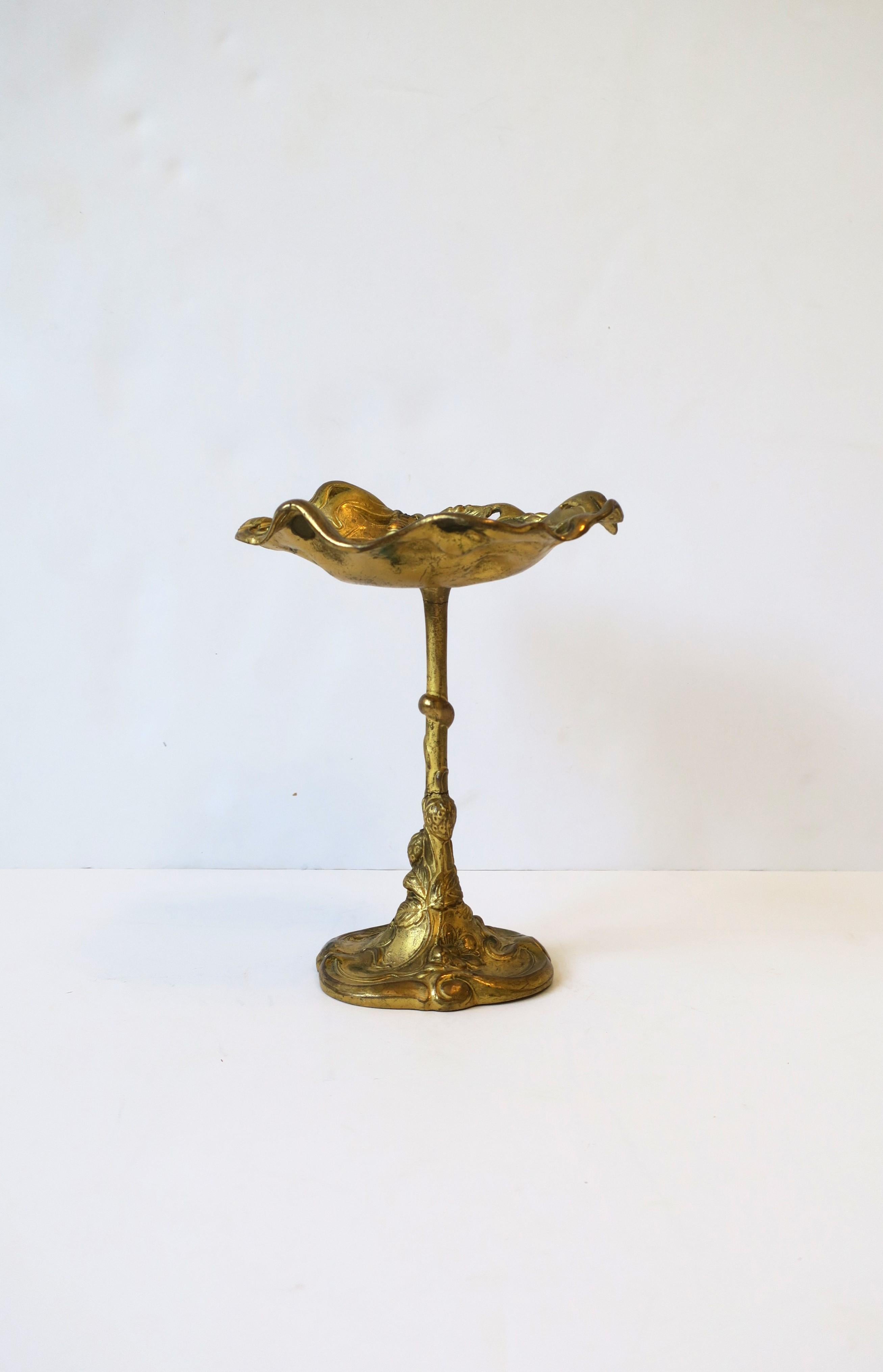 Gold Gilt Bronze Compote Tazza in the Art Nouveau Style For Sale 1