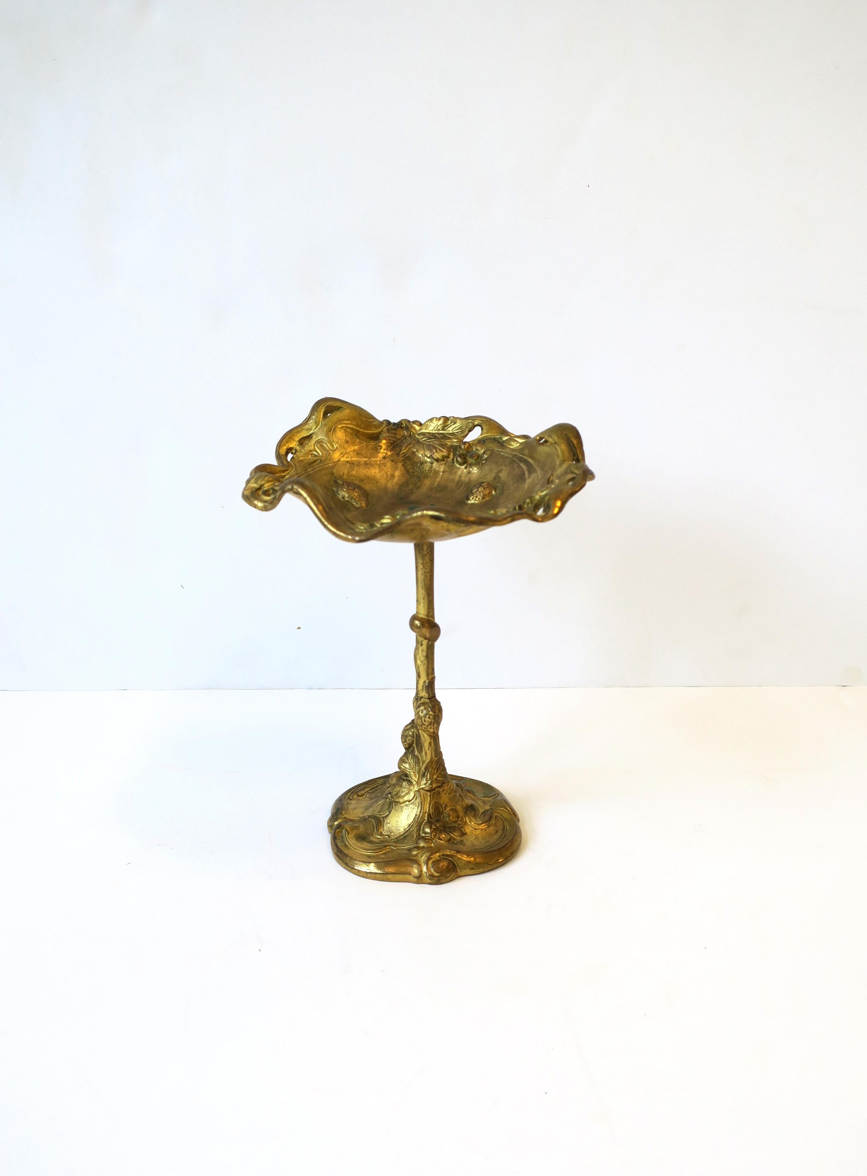 Gold Gilt Bronze Compote Tazza in the Art Nouveau Style For Sale 2