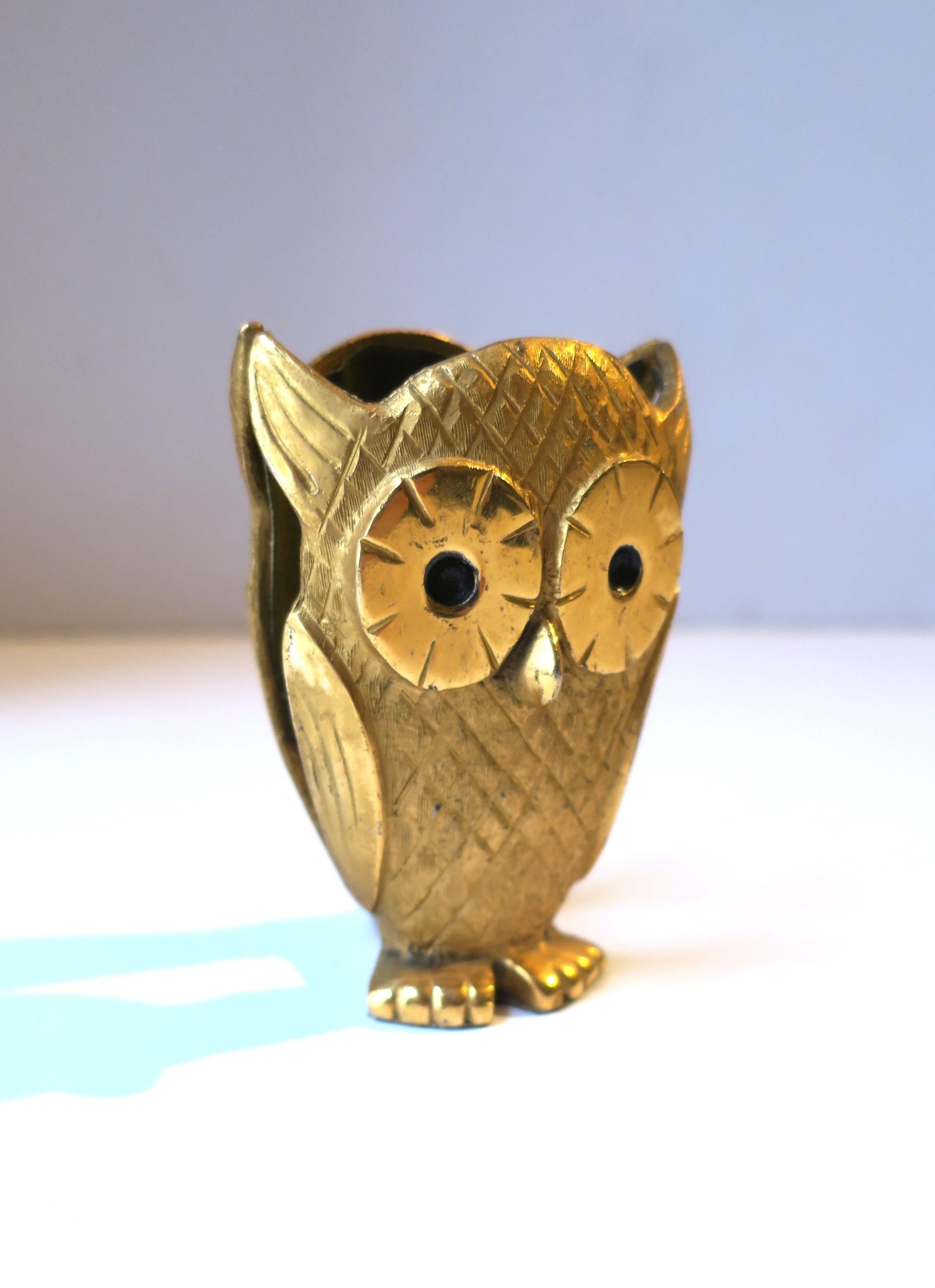 Gold Gilt Bronze Owl Bird Eyeglass Holder, circa 1960s For Sale 2