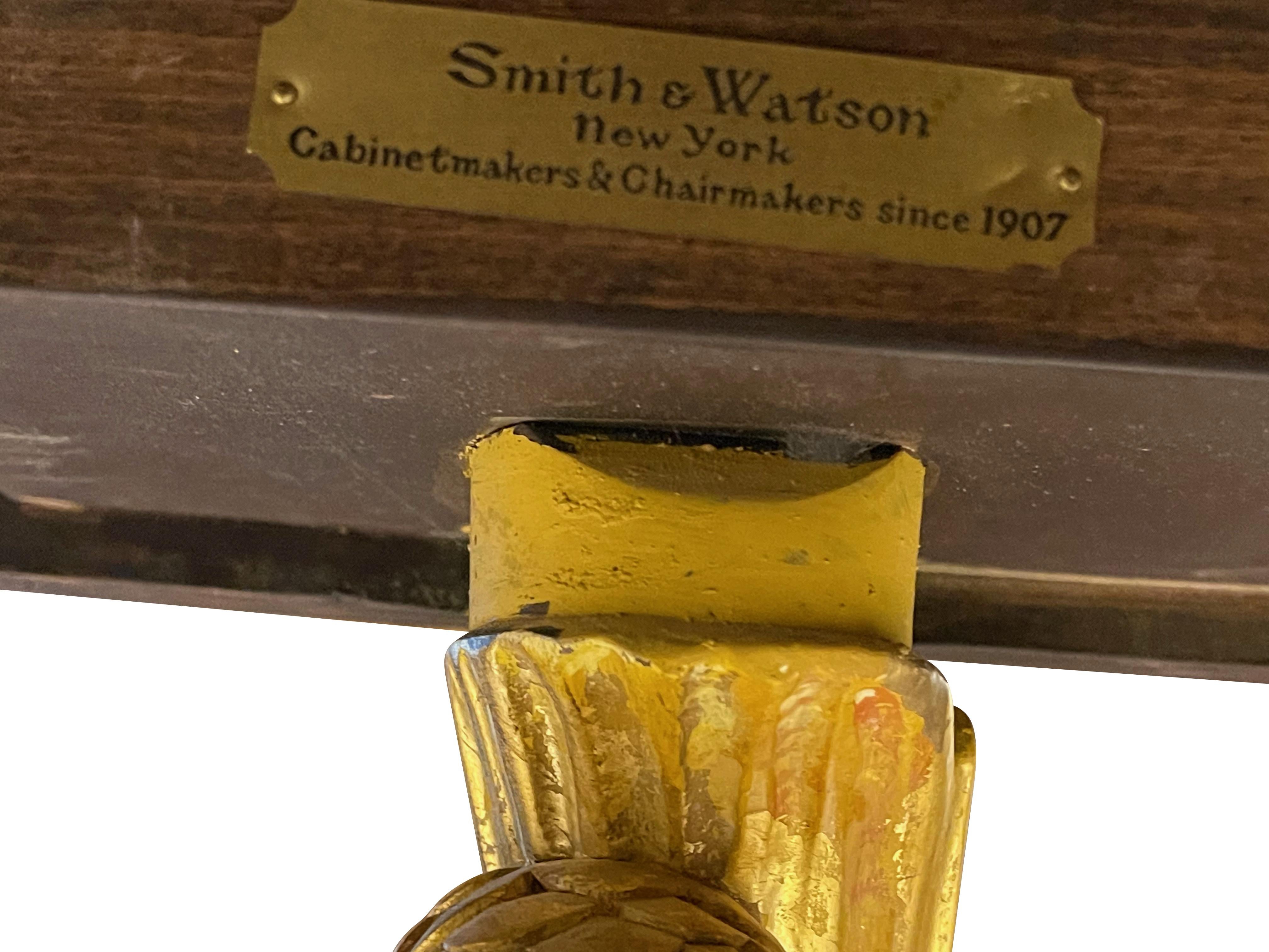 Smith und Watson Mitteltisch mit vergoldetem, verziertem Delphin-Sockel im Angebot 4