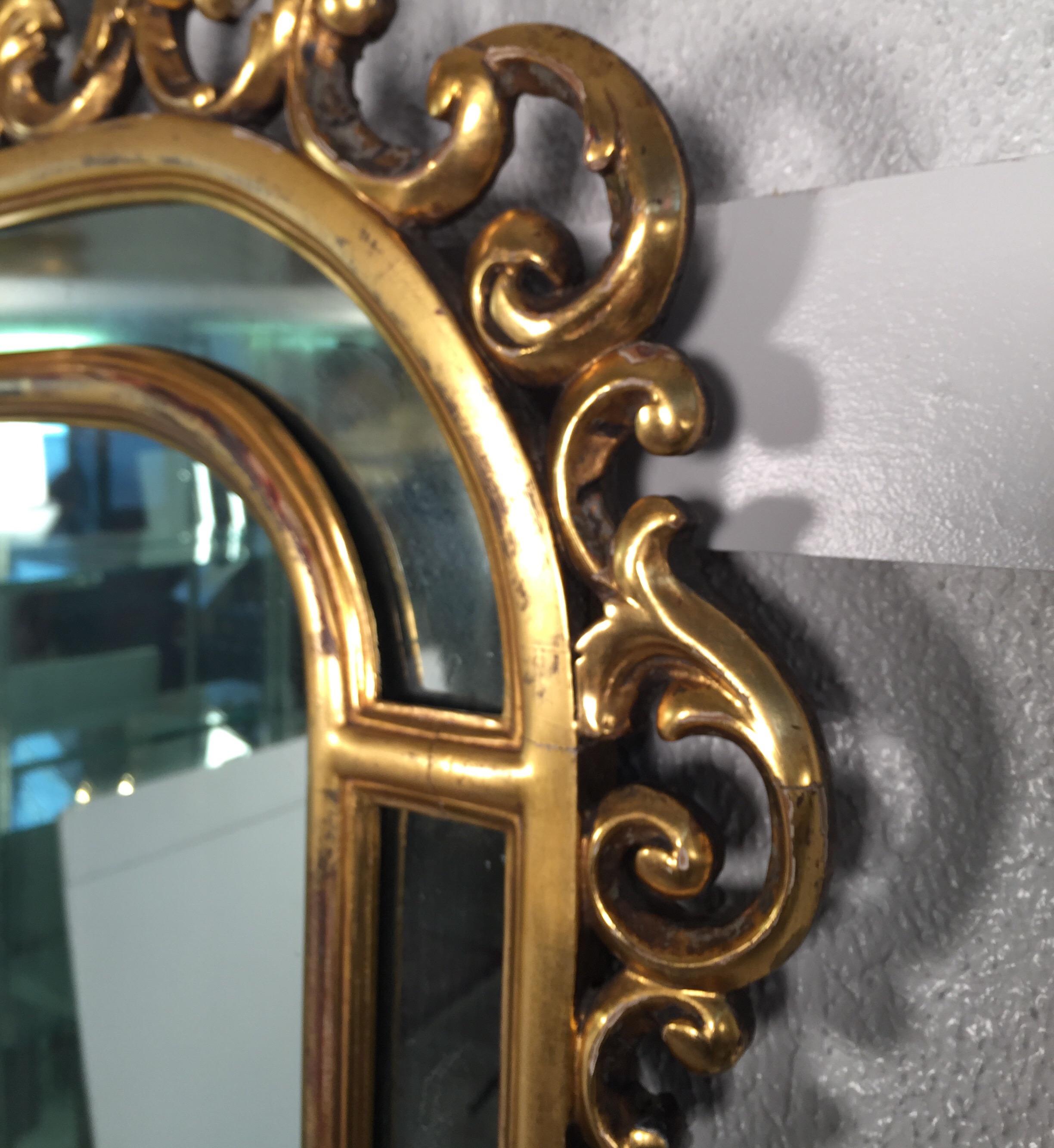 Bois Miroir de style français en or doré dans son état d'origine, vers les années 1890 en vente