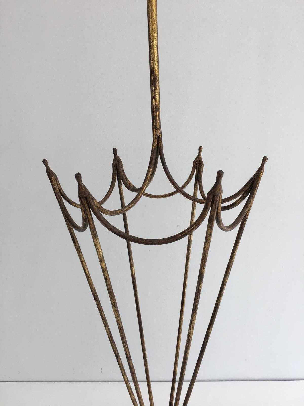 Porte-parapluies en fer doré à l'or fin:: vers 1940 Bon état - En vente à Marcq-en-Barœul, Hauts-de-France