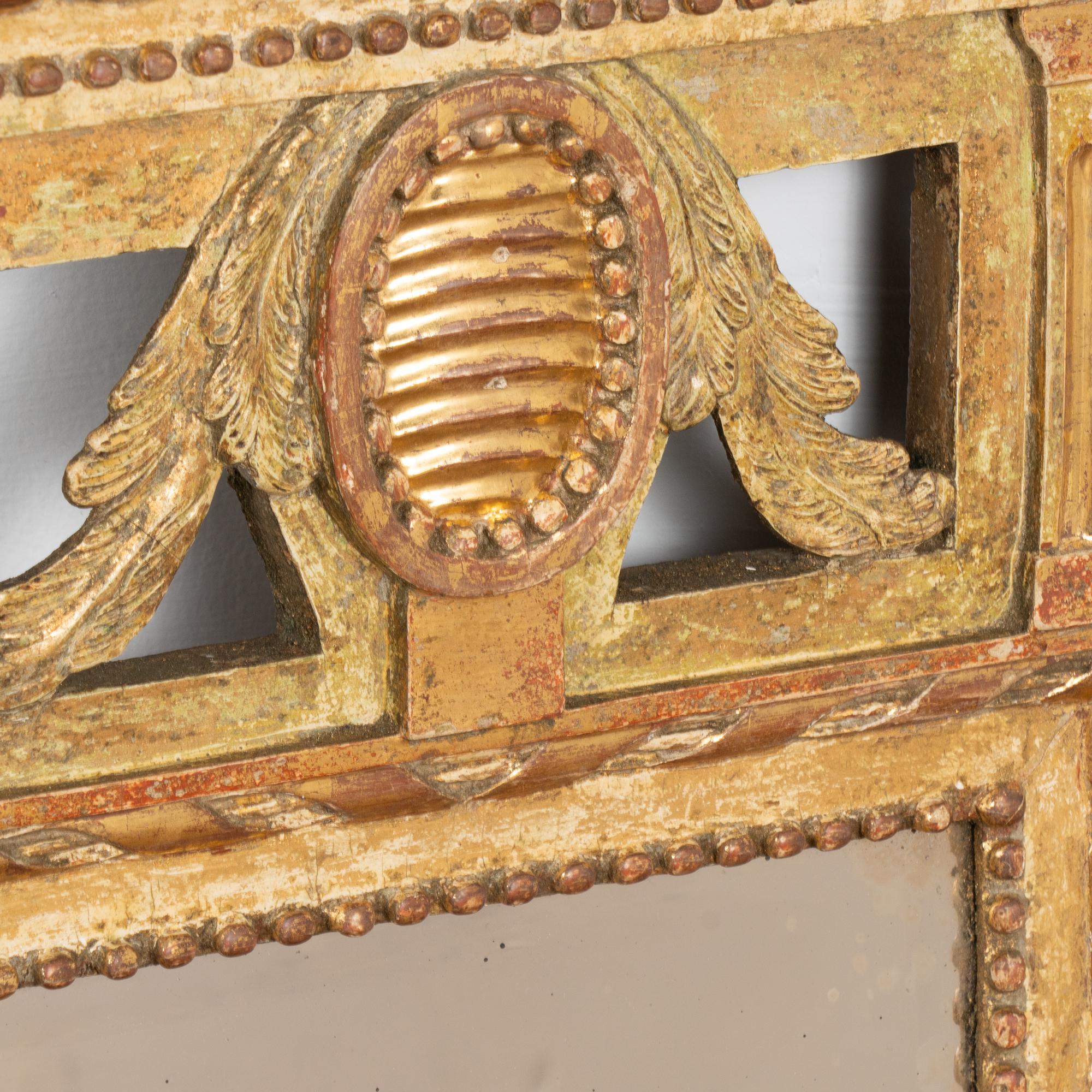 XVIIIe siècle Miroir Trumeau suédois étroit, doré, vers 1790-1820 en vente