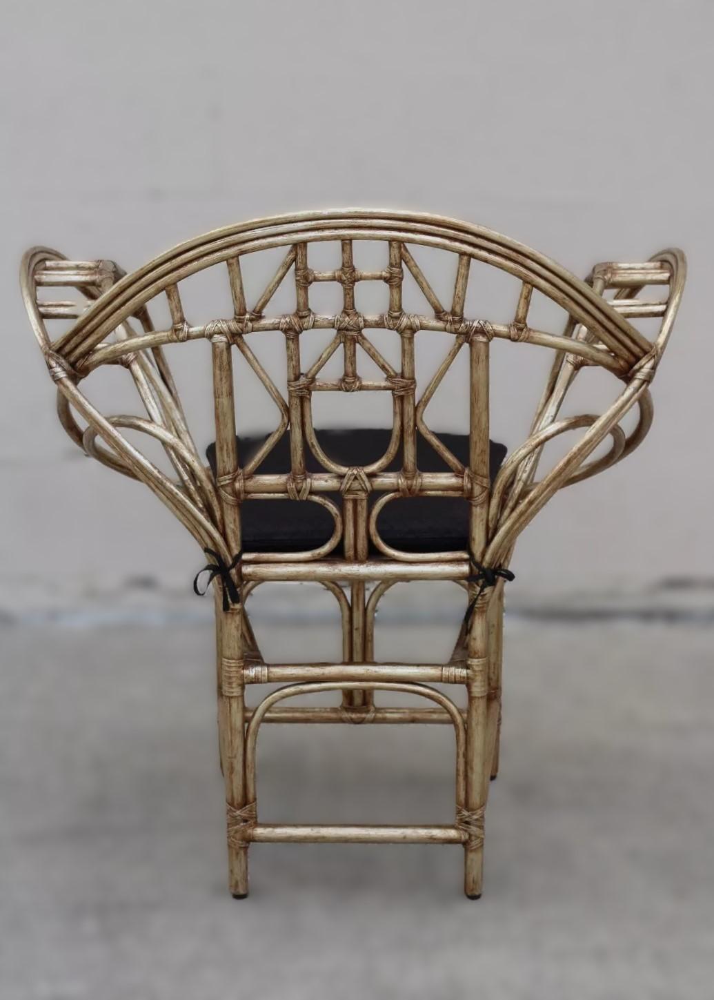 20ième siècle Edward Tuttle pour McGuire Chaise papillon en rotin de bambou en vente