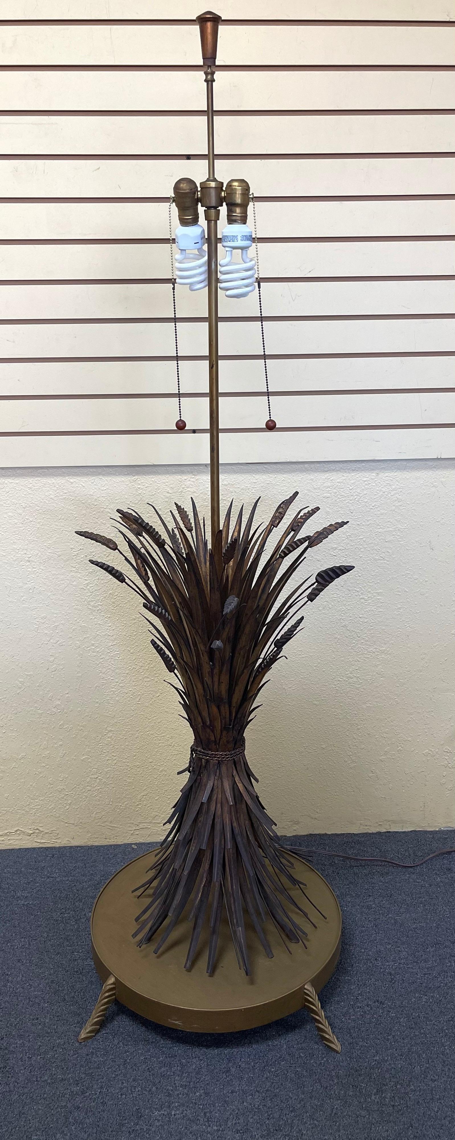 Gold Gilt Sheaf of Wheat Italian Floor Lamp with Original Shade In Good Condition For Sale In San Diego, CA