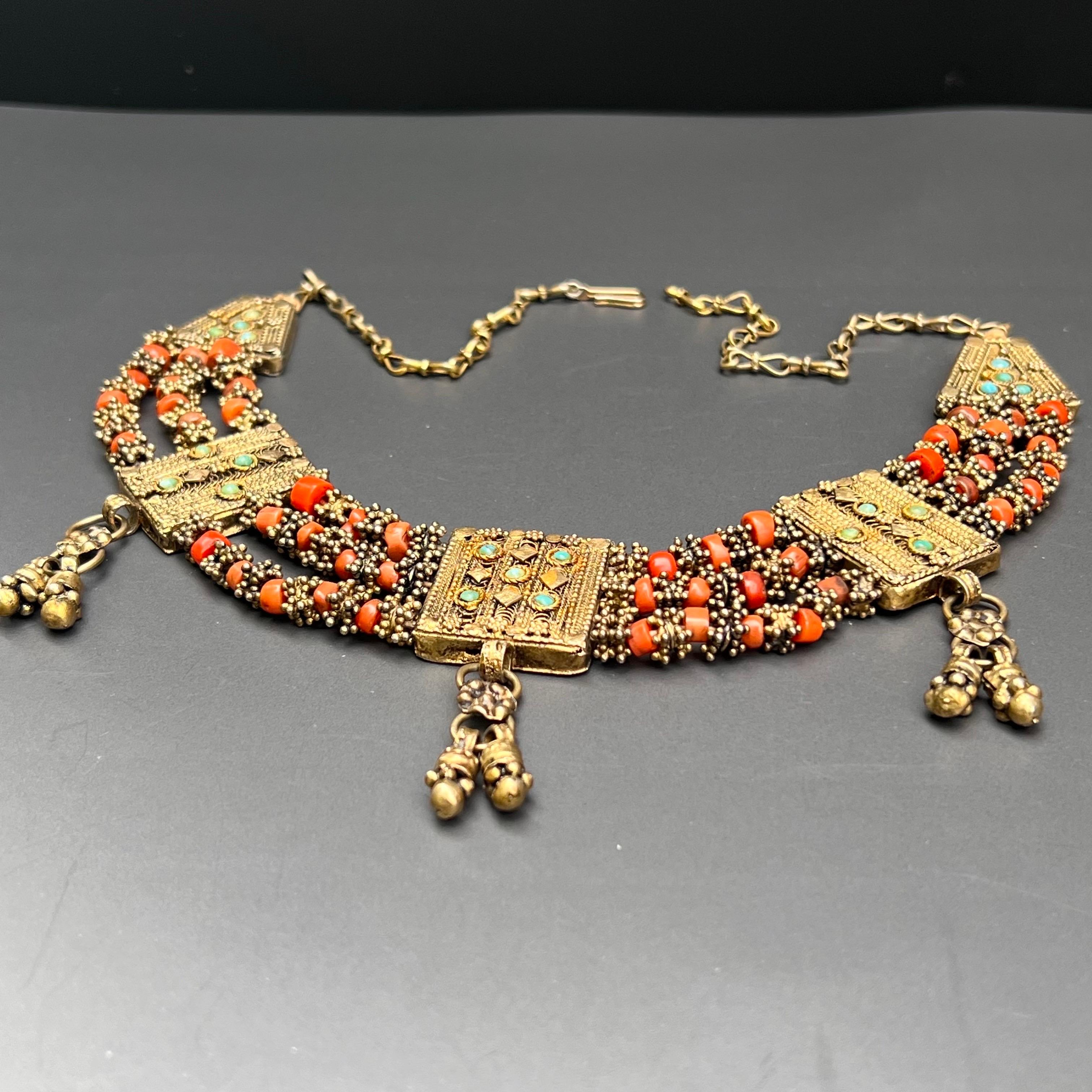 Gold gilt silver Coral bin necklace Handmade In Good Condition In Monroe Township, NJ