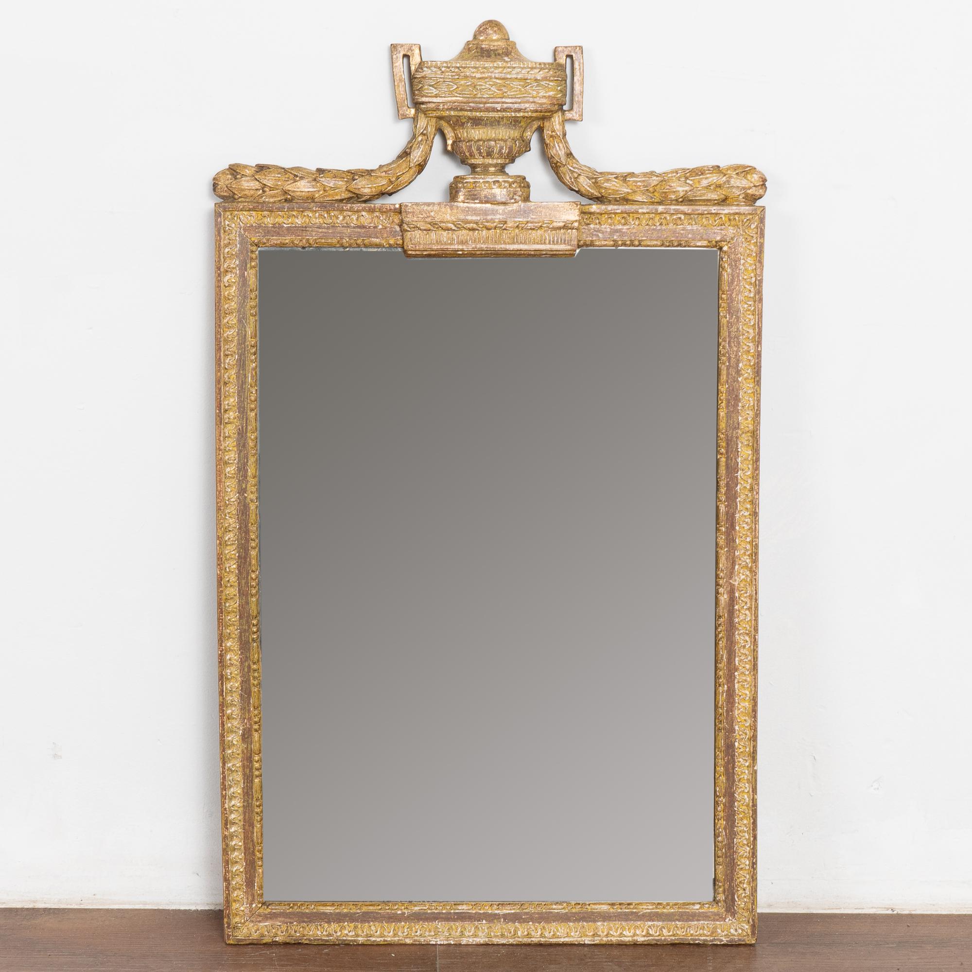 Rococo Miroir suédois doré, vers 1820 en vente