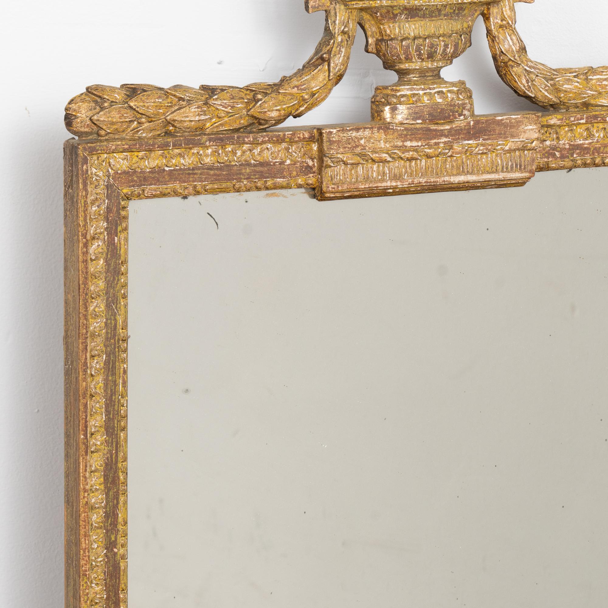 XIXe siècle Miroir suédois doré, vers 1820 en vente