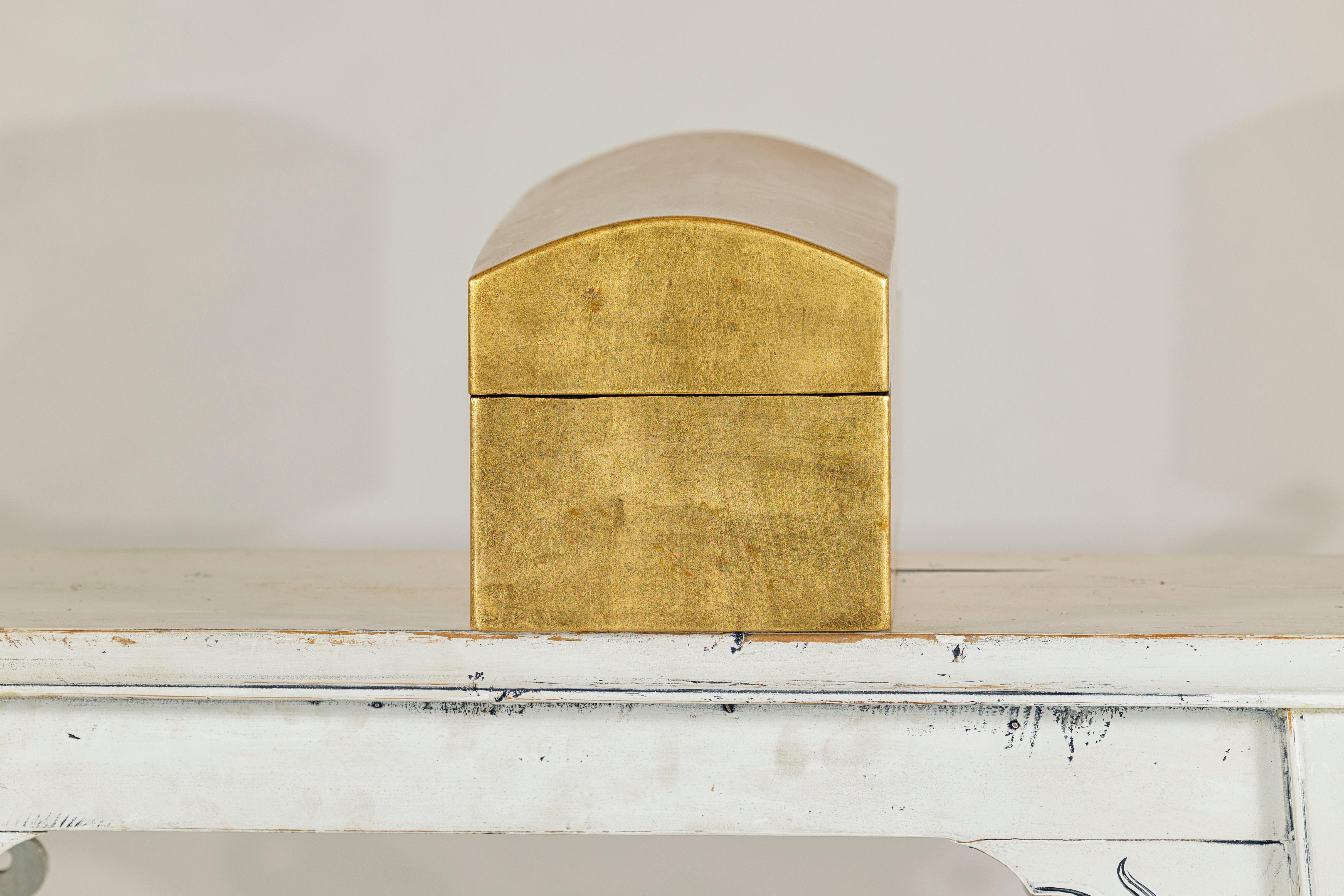 Gold Gilt Wooden Decorative Treasure Box with Gently Arched Lid im Angebot 1