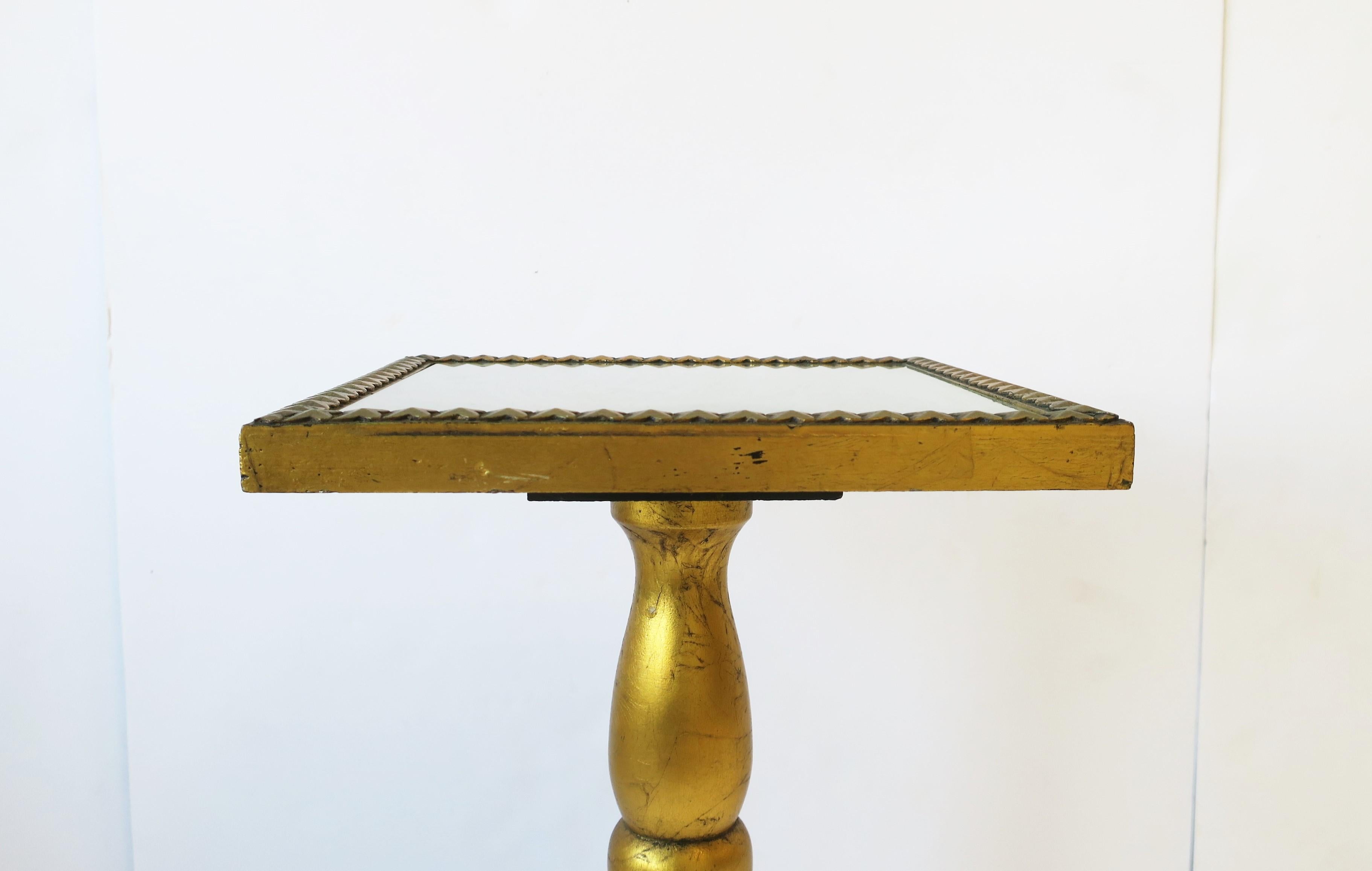 Gold Giltwood Side Drinks Table, circa 1960s For Sale 3