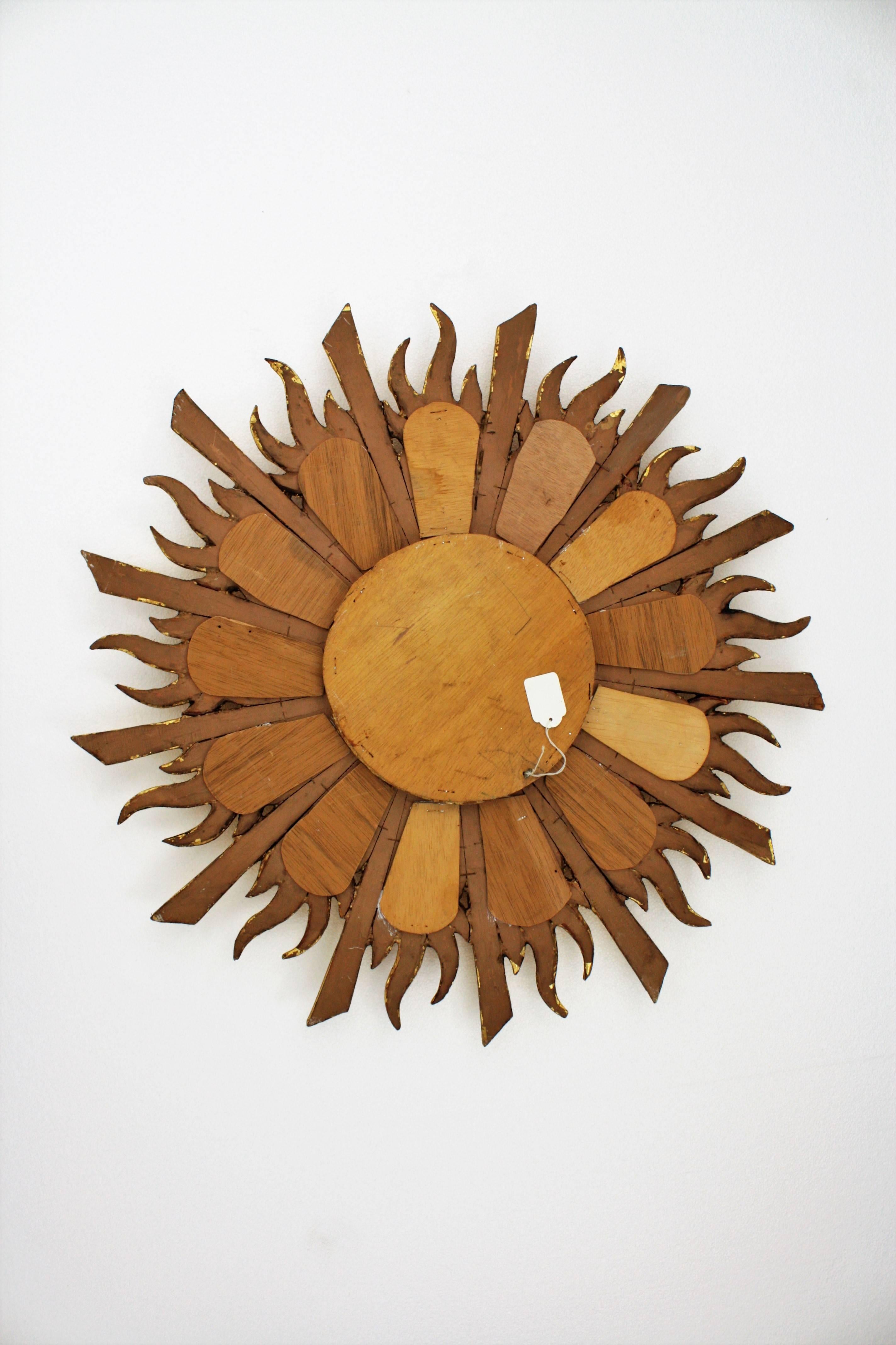 Gilt Silvered Sunburst Mirror, Carved Wood and Round Mirror Inlays For Sale 4