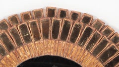 Specchio a raggiera in vetro e resina dorata alla maniera di Line Vautrin