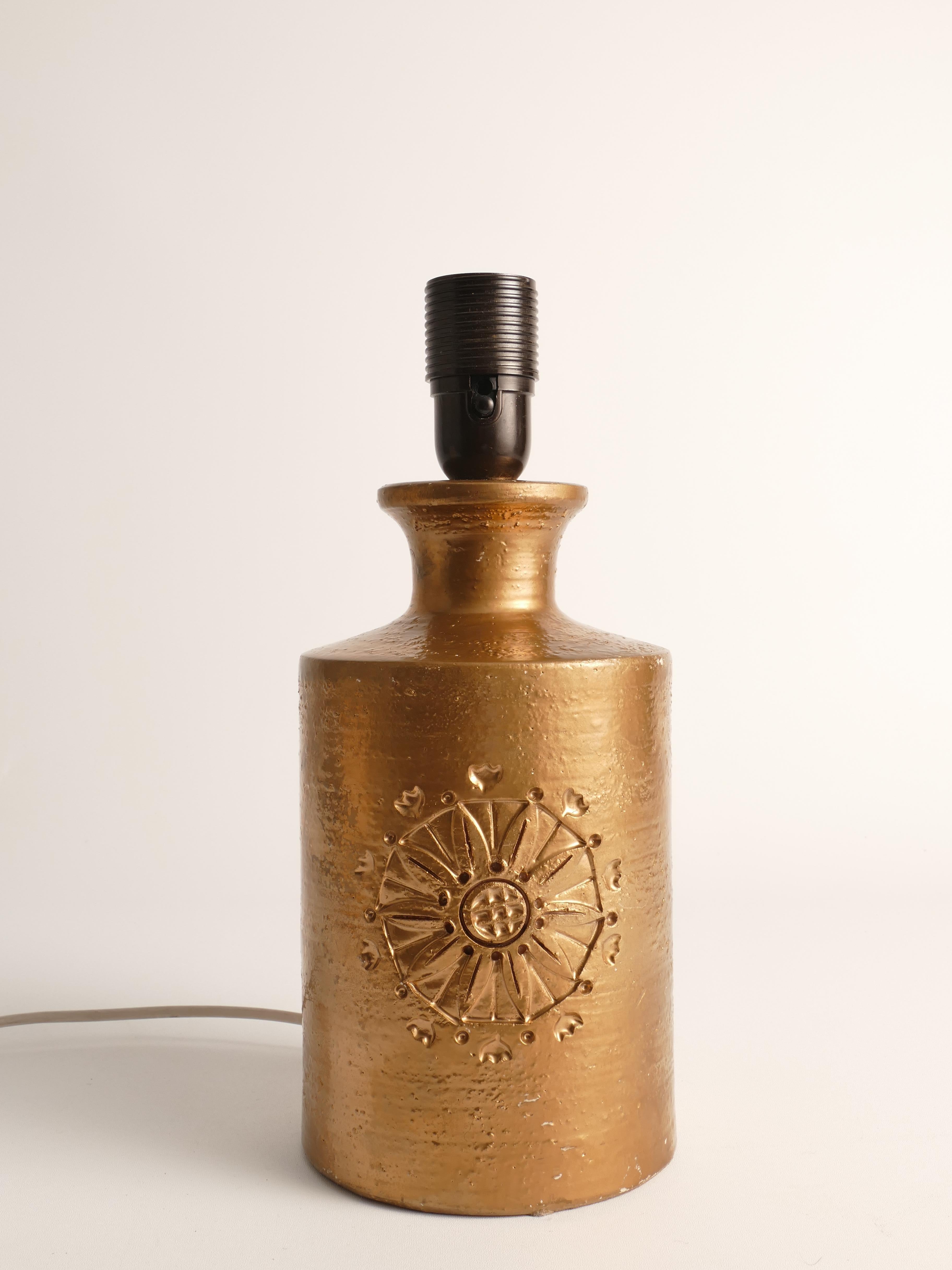 Mid-Century Modern Lampe de table en céramique émaillée or de Bitossi pour Bergboms, années 1970 en vente