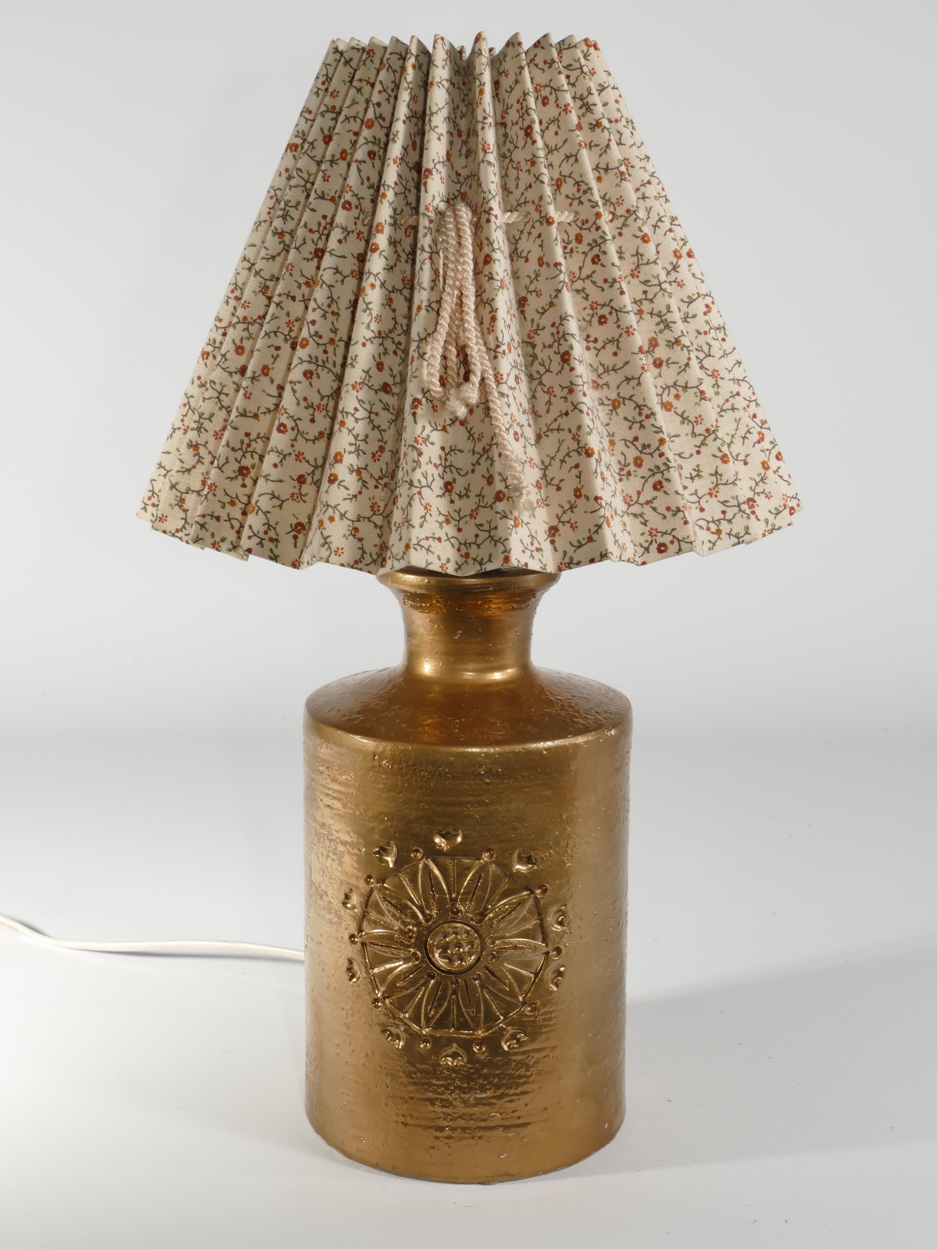Gold Glazed Ceramic Table Lamp by Bitossi for Bergboms, 1970's In Good Condition For Sale In Grythyttan, SE