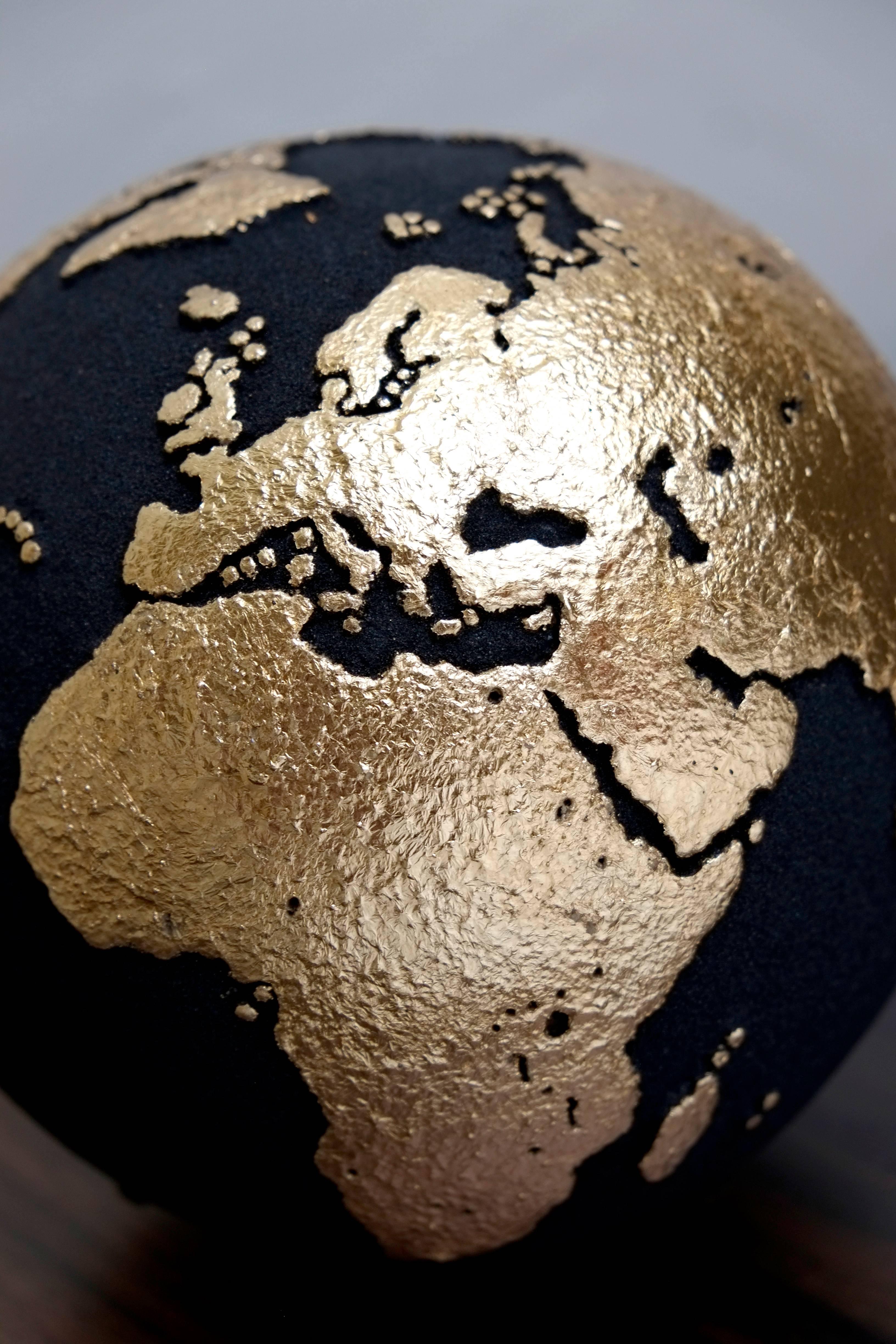 Appliqué Gold Globe Made of Teak Root with Volcanic Sand and Gold Finishing, 20 cm