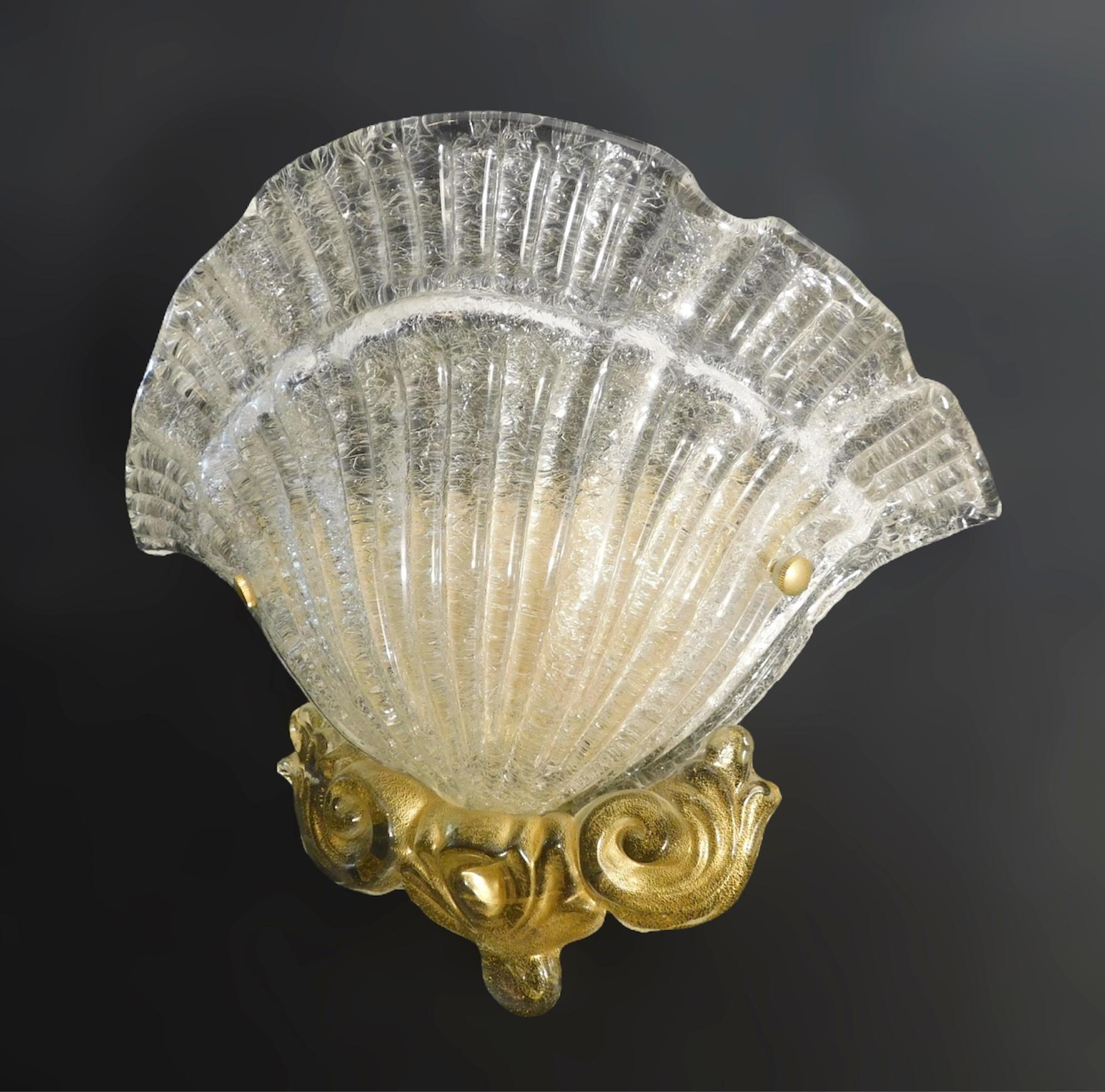Italiano Applique a ventaglio Graniglia oro in vendita
