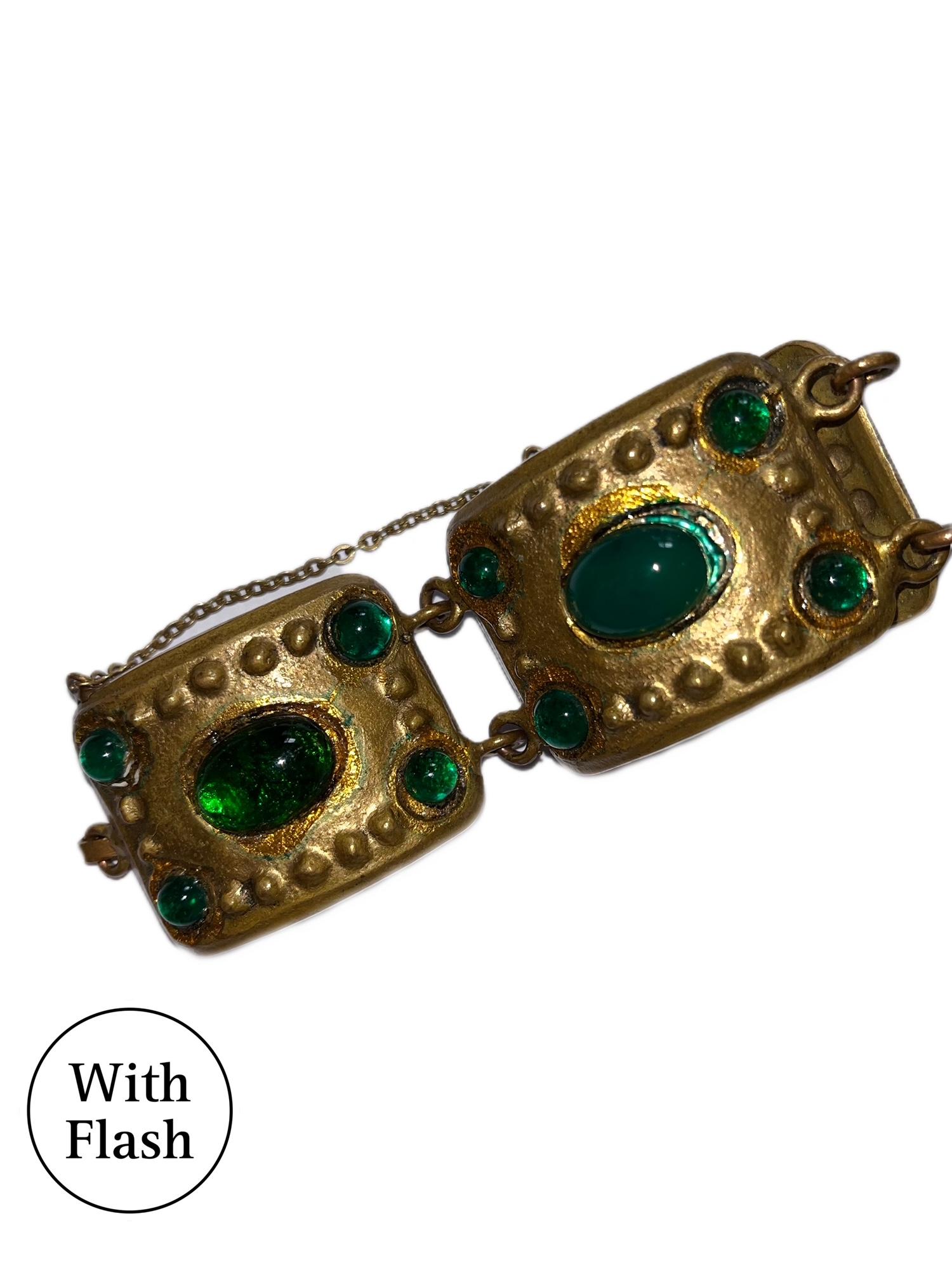 Gold Green Cabochon Chain Bracelet In Good Condition For Sale In PARIS, FR