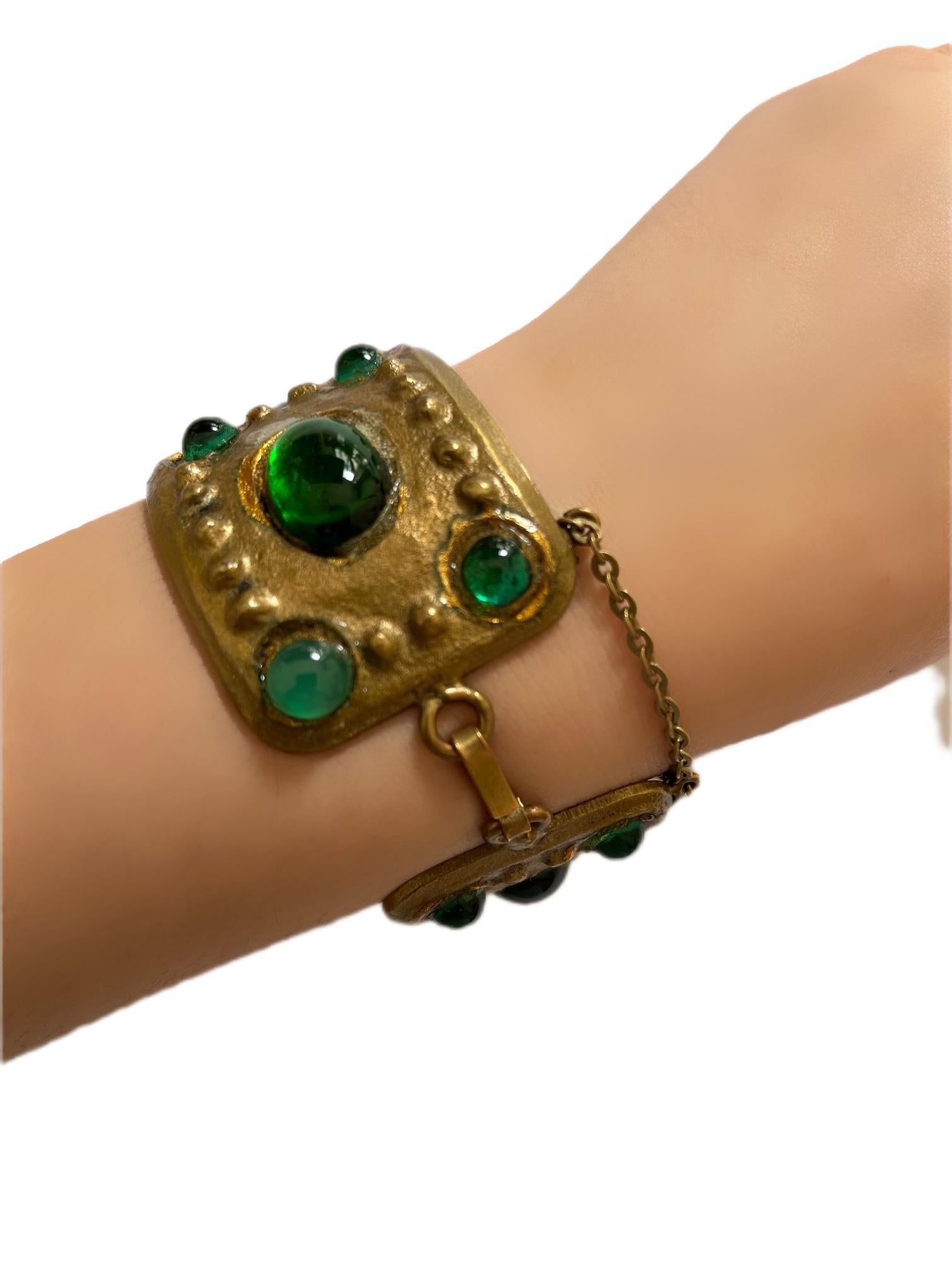 Women's Gold Green Cabochon Chain Bracelet For Sale