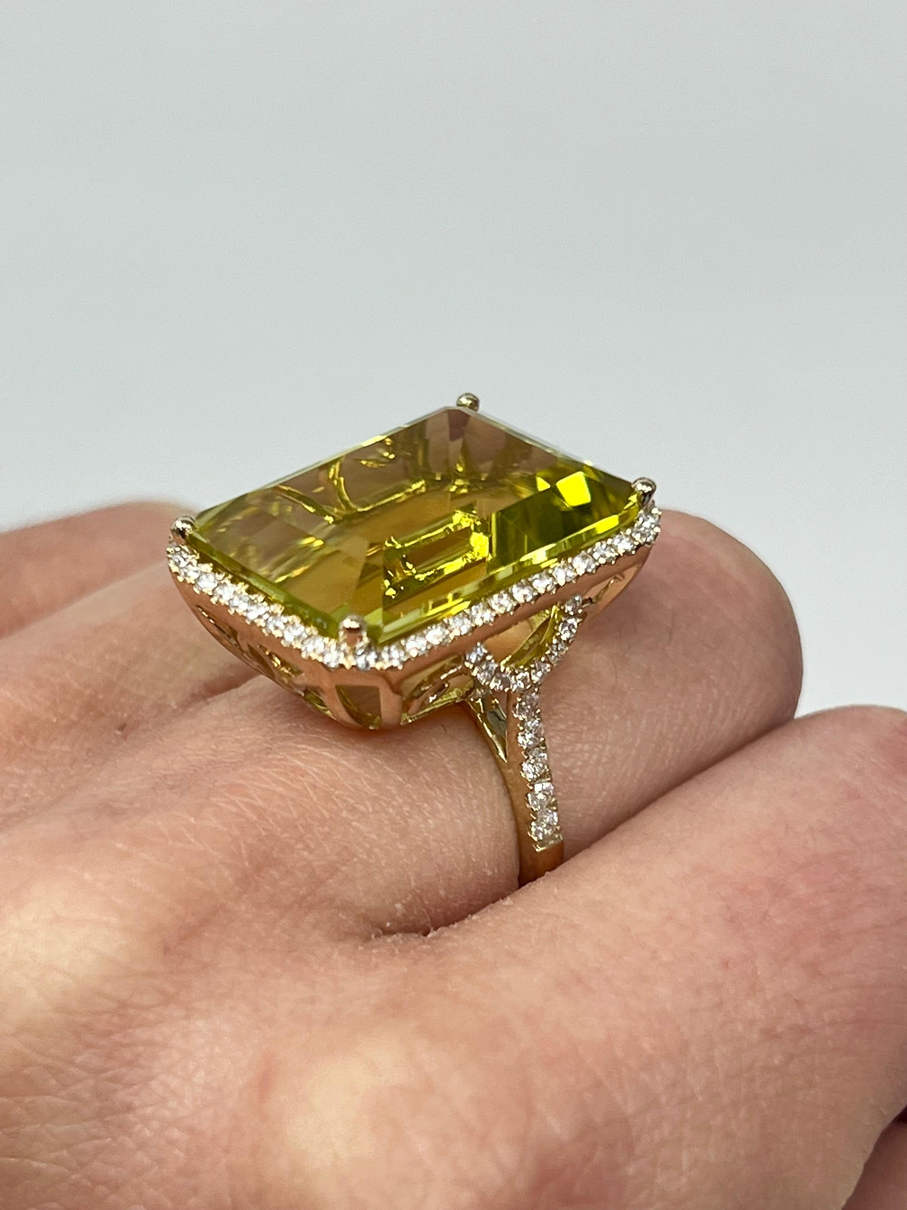 Gold Green Quartz Yellow Gold Ring In New Condition For Sale In Great Neck, NY