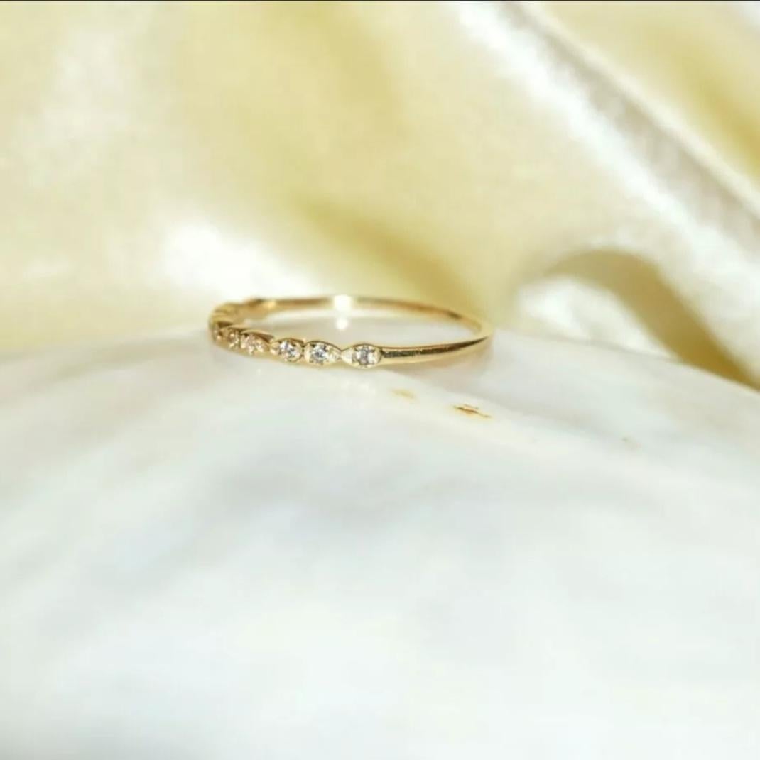 Bague d'éternité en or 14 carats avec diamants et anneau rond jaune 14 carats en vente 5