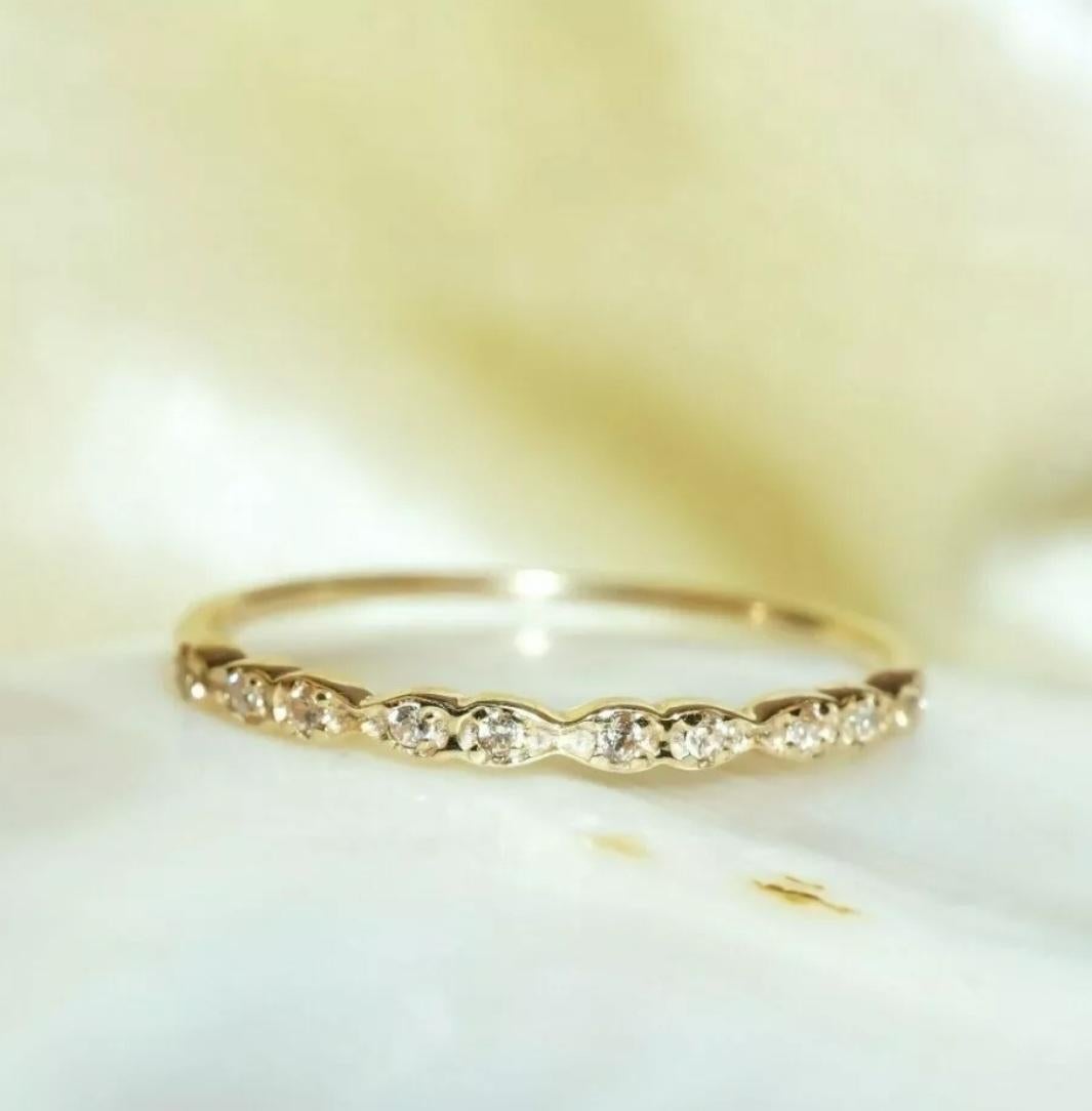 Bague d'éternité en or 14 carats avec diamants et anneau rond jaune 14 carats 

Poids total en carats
0,24 ctw et moins
Métal de base
Or jaune
Largeur de la bande
1.20
Pureté du métal
14k
Pierre principale
Diamant
Poids du diamant
0,10 Ctw