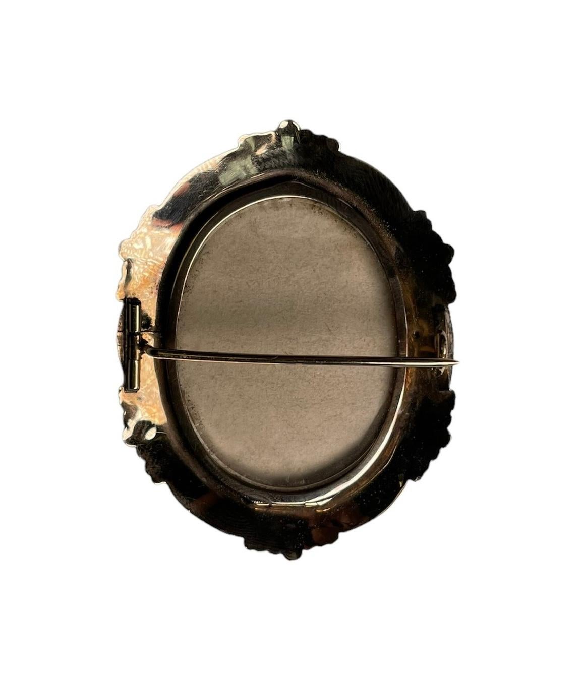 18 Kt Gold Hand Painted Miniature Lady Portrait Brooch For Sale 1