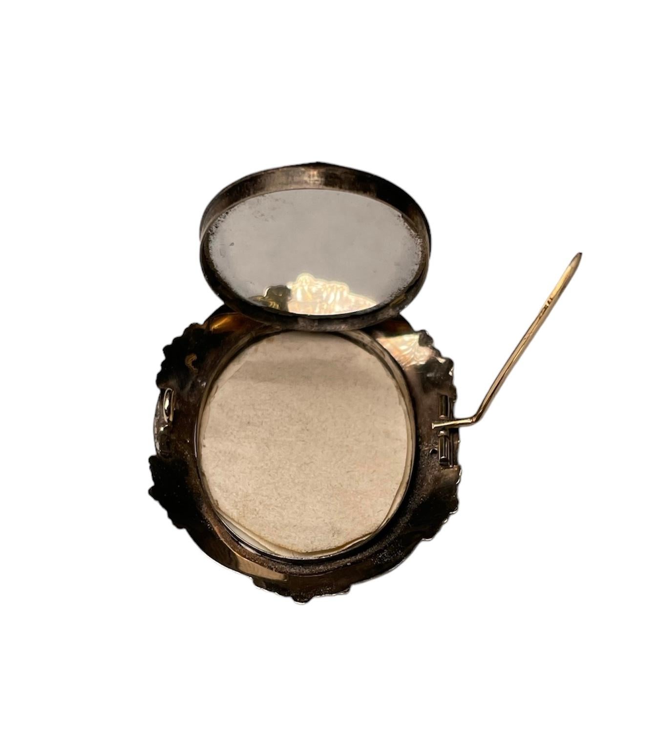 18 Kt Gold Hand Painted Miniature Lady Portrait Brooch For Sale 2