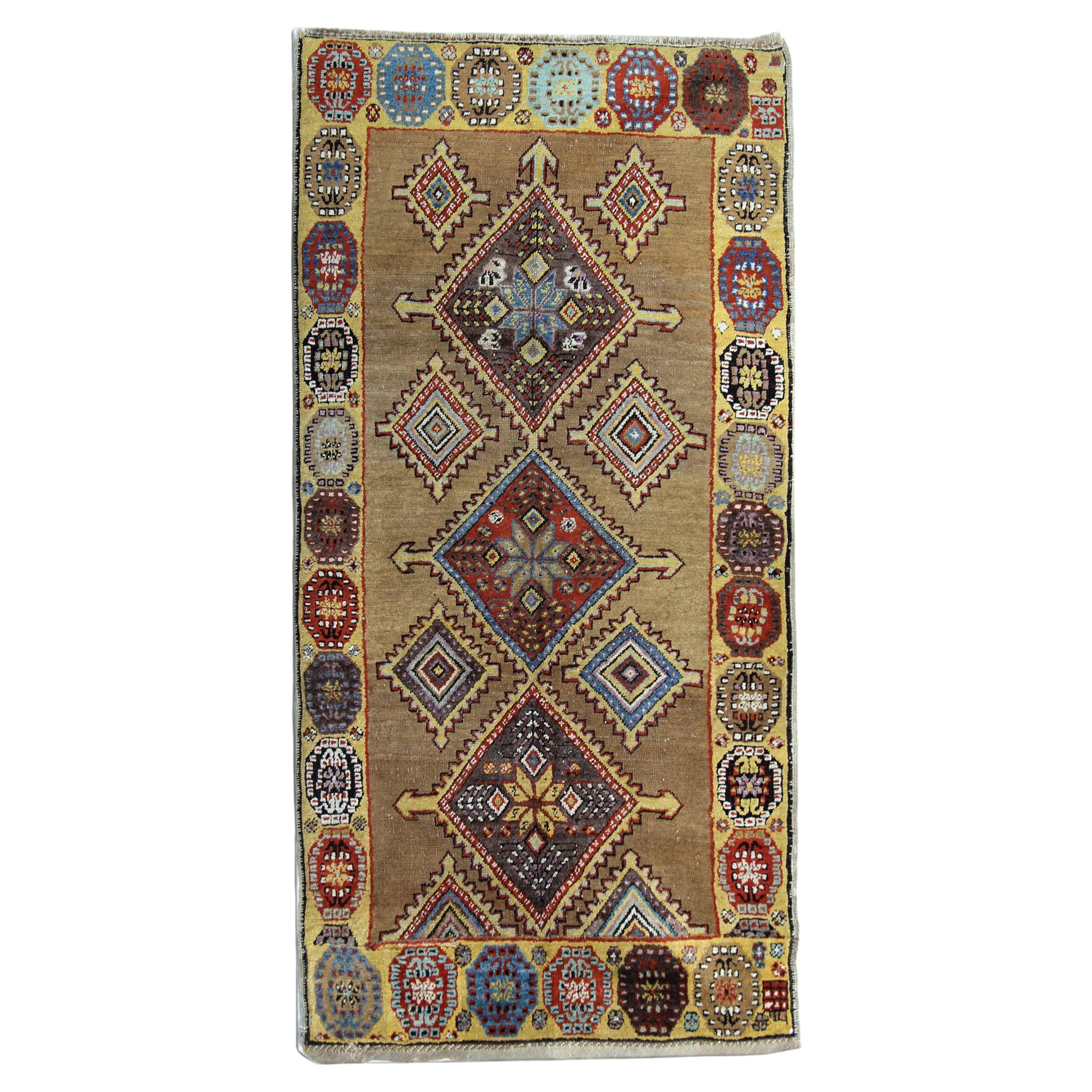 Gold handgefertigter orientalischer geometrischer Teppich, Stammeskunst, Wohnzimmerteppich