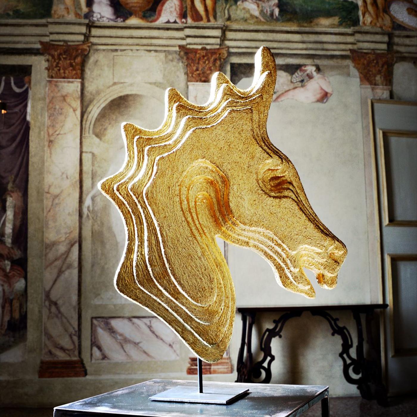 Goldkopfpferd Goldener Skulpturpure (Sonstiges) im Angebot